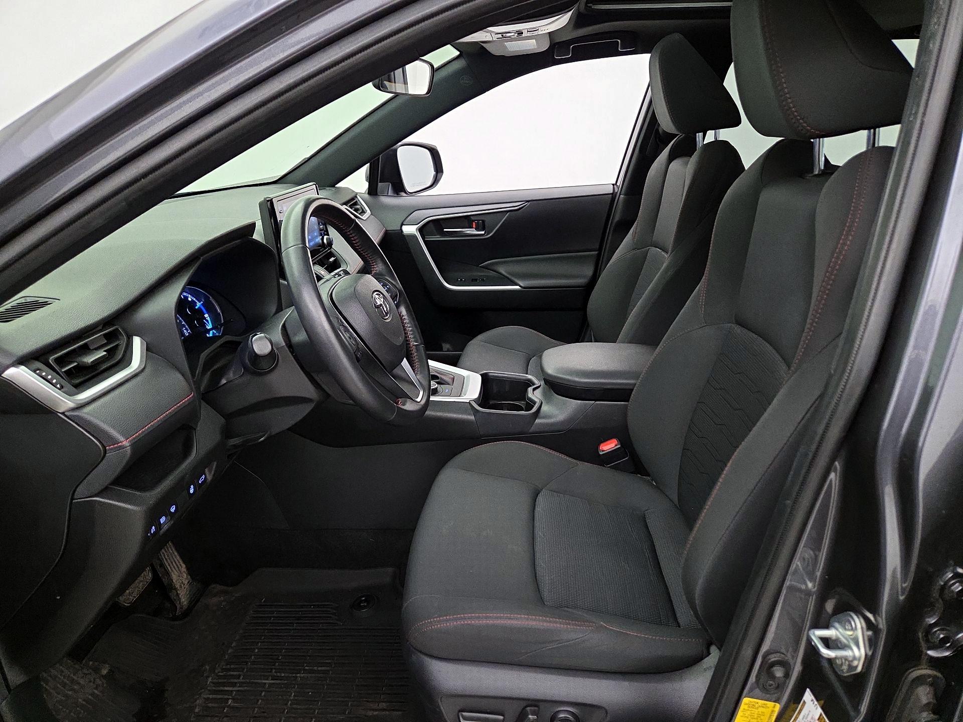 Thumbnail: 2022 Toyota RAV4 - 11