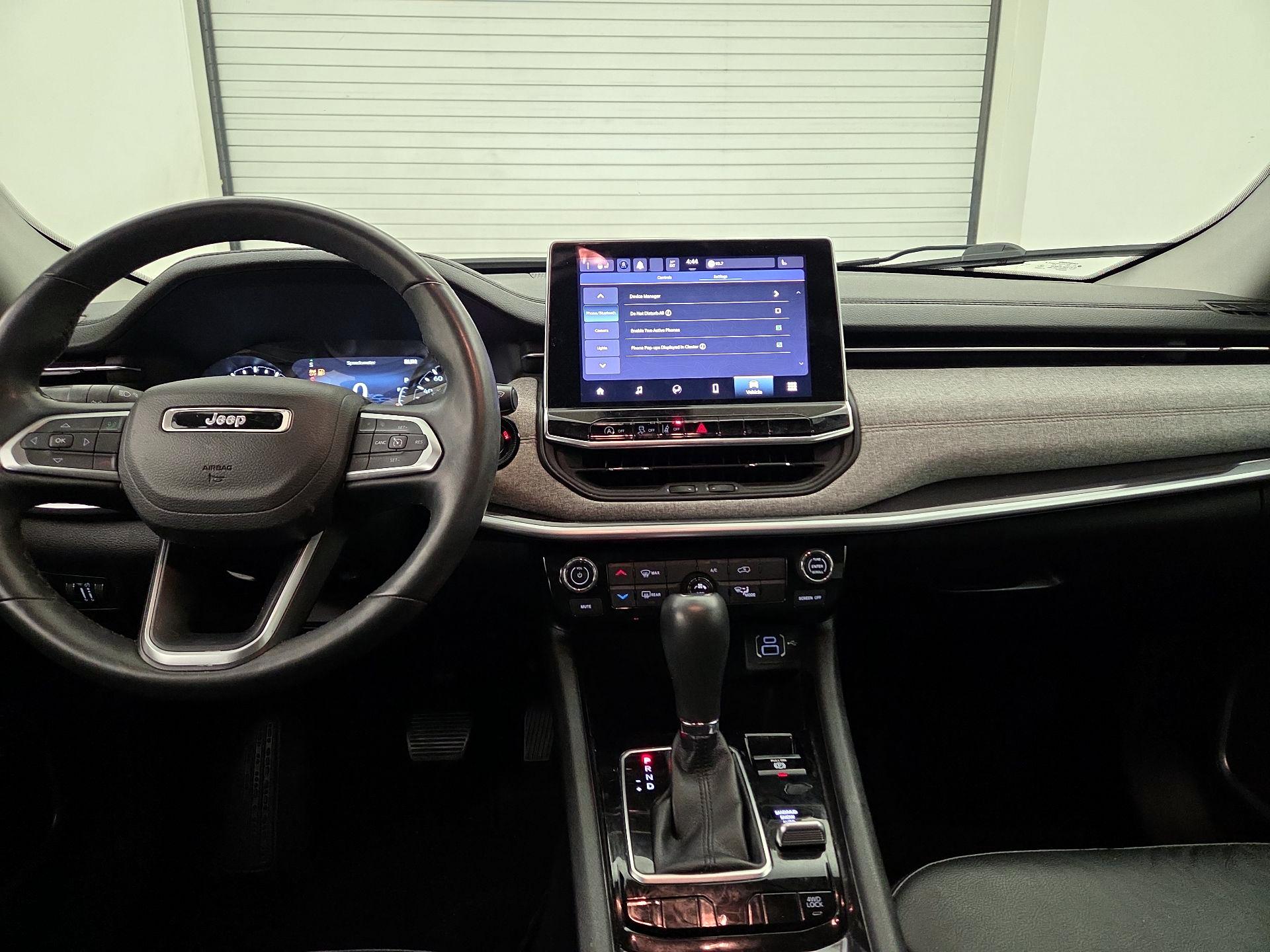 Thumbnail: 2022 Jeep Compass - 9