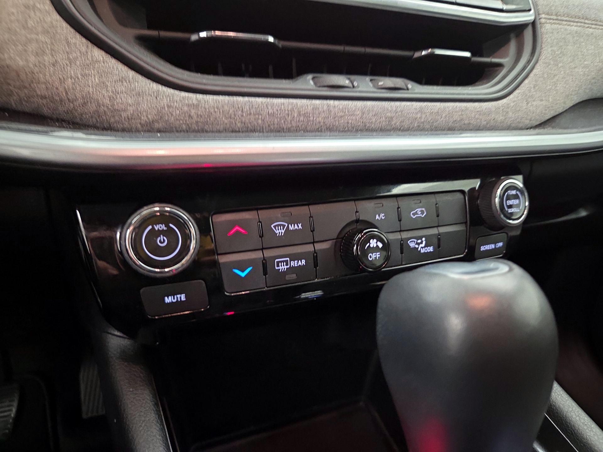 Thumbnail: 2022 Jeep Compass - 16