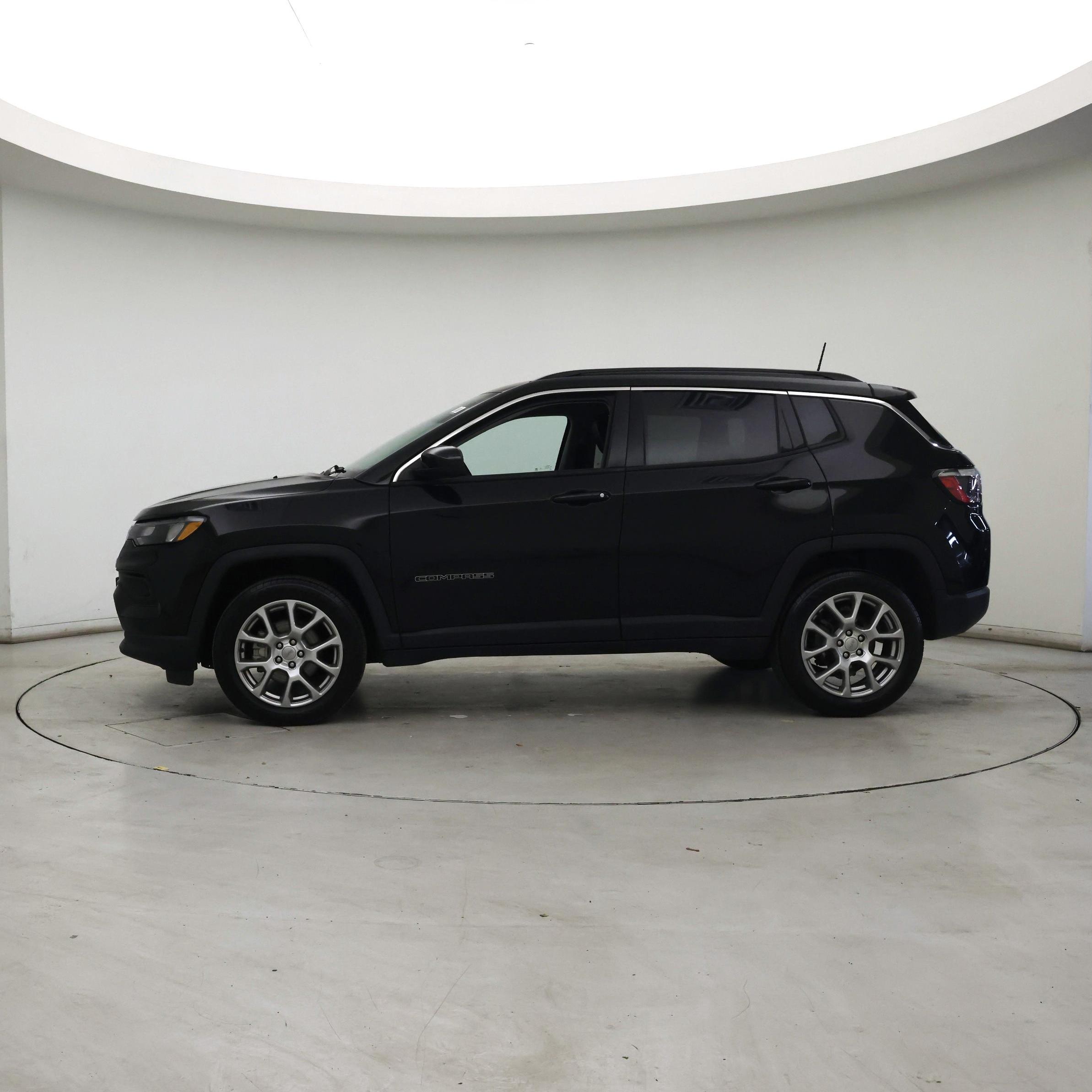 Thumbnail: 2022 Jeep Compass - 3