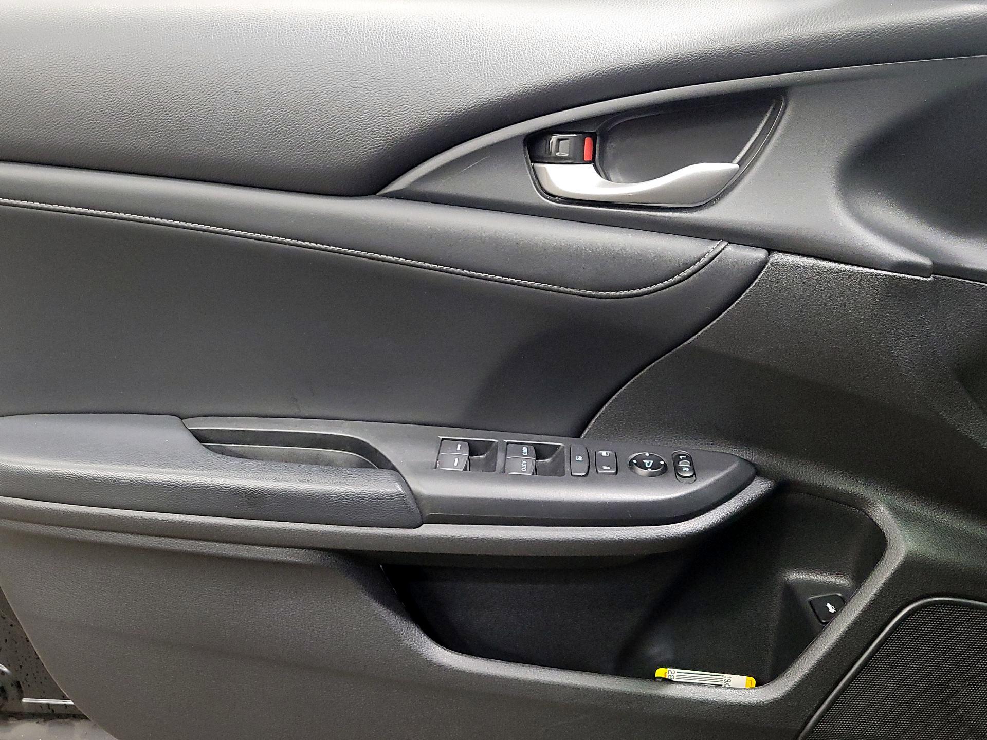 Thumbnail: 2020 Honda Insight - 12