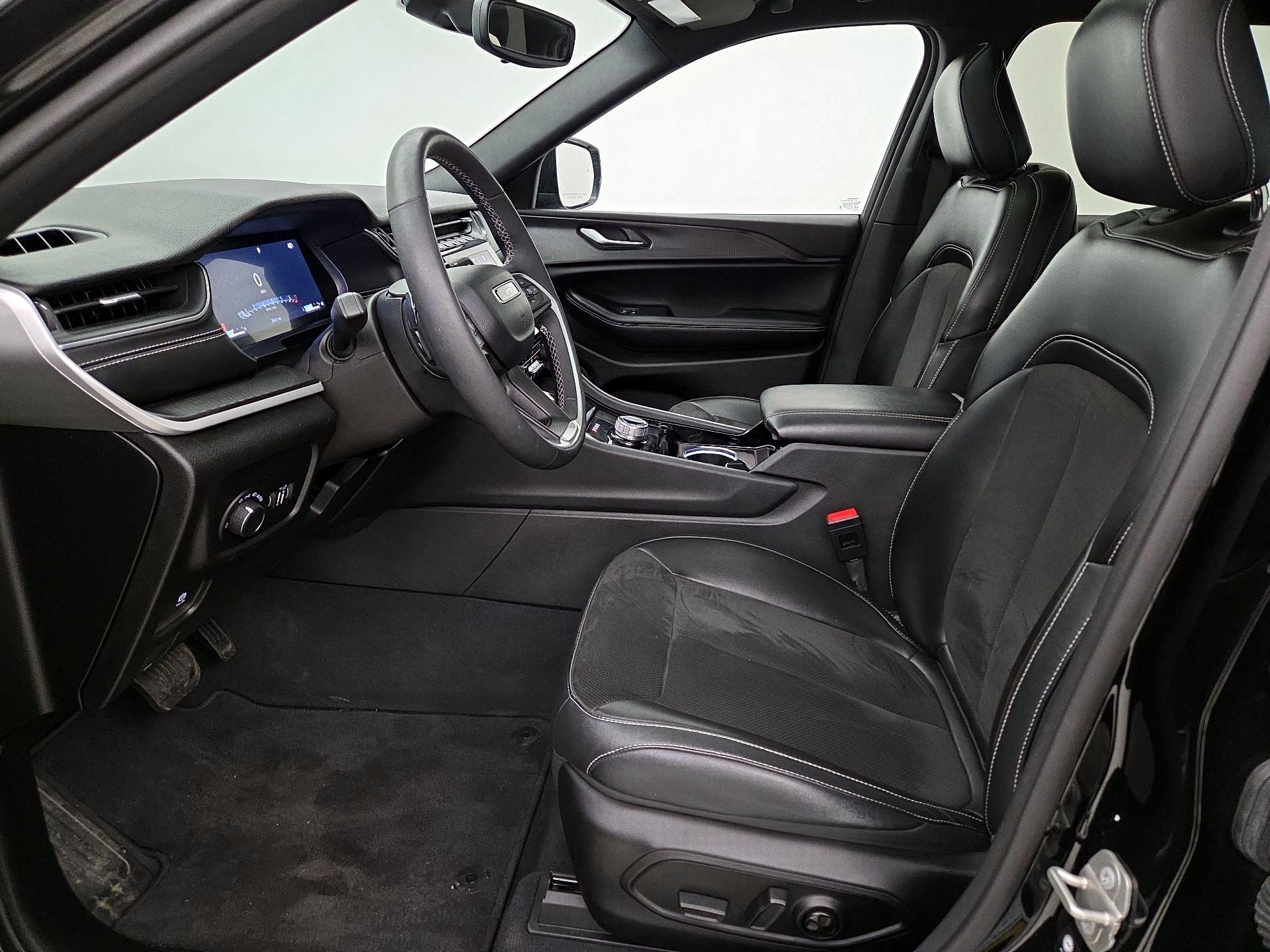 Thumbnail: 2023 Jeep Grand Cherokee L - 11