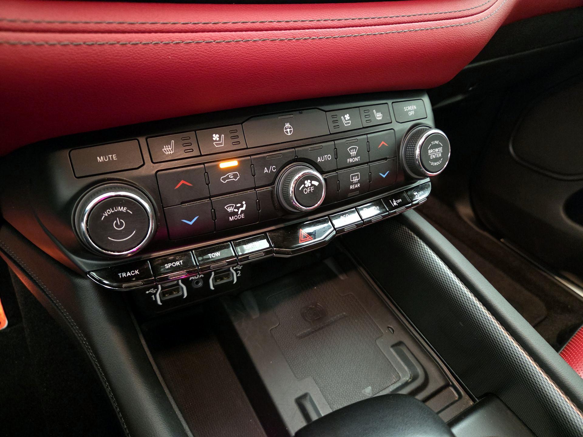 Thumbnail: 2022 Dodge Durango - 16