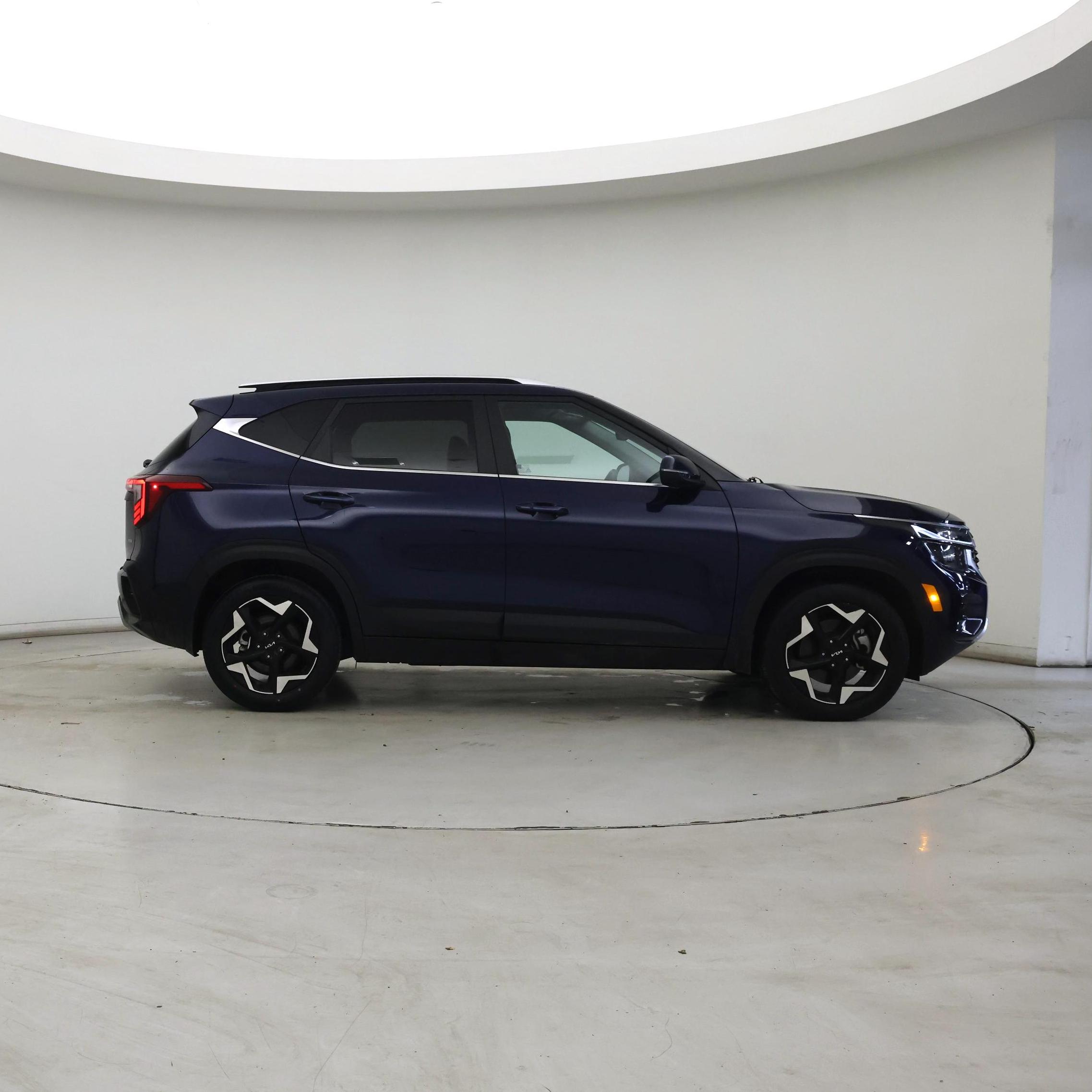 Thumbnail: 2024 Kia Seltos - 7