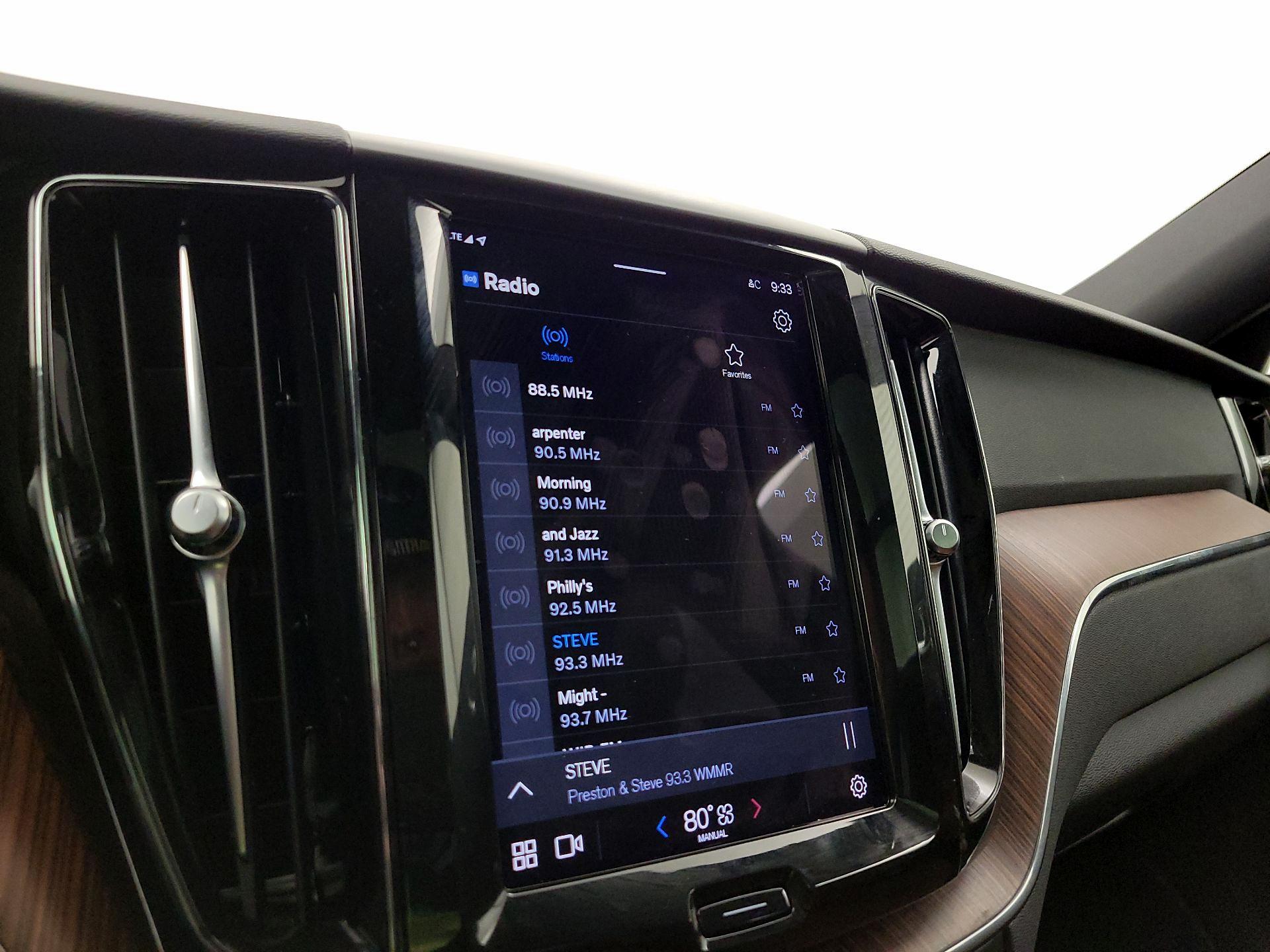 Thumbnail: 2023 Volvo XC60 - 16