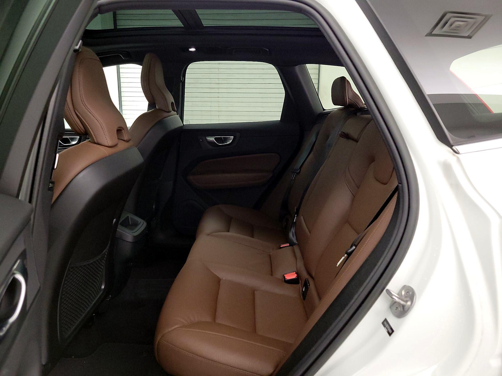 Thumbnail: 2023 Volvo XC60 - 20