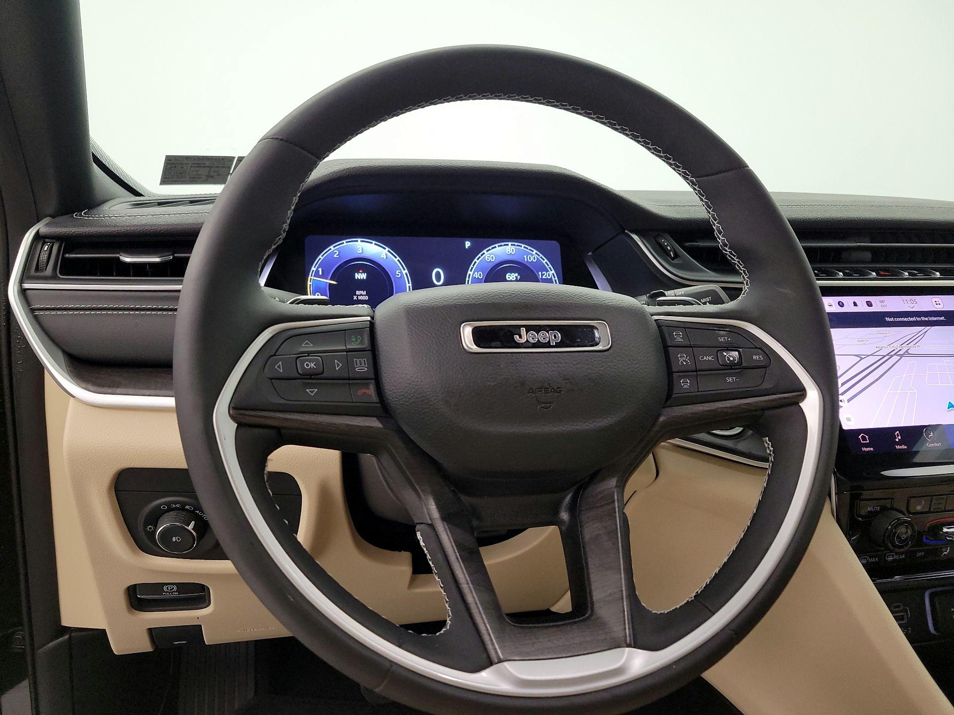 Thumbnail: 2023 Jeep Grand Cherokee - 10