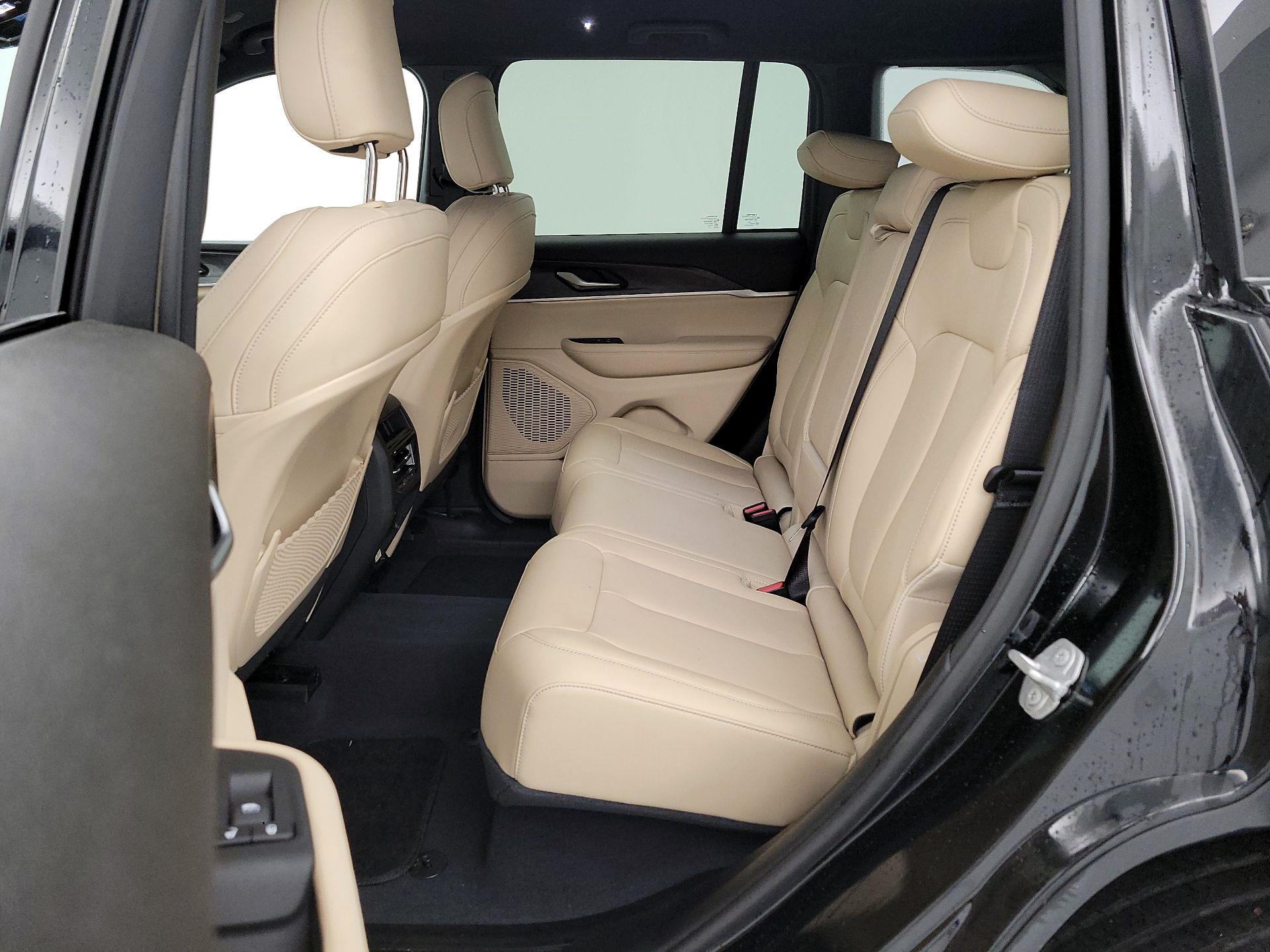 Thumbnail: 2023 Jeep Grand Cherokee - 20