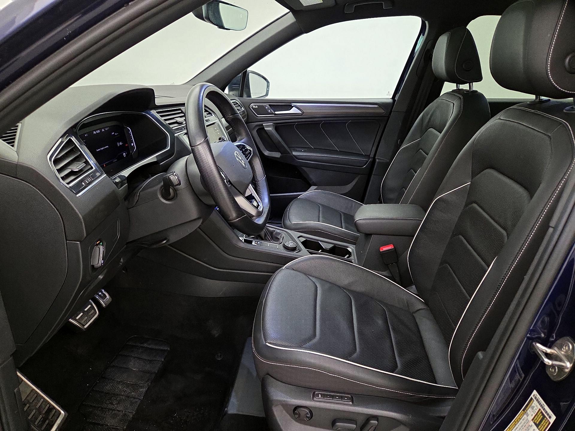 Thumbnail: 2022 Volkswagen Tiguan - 11