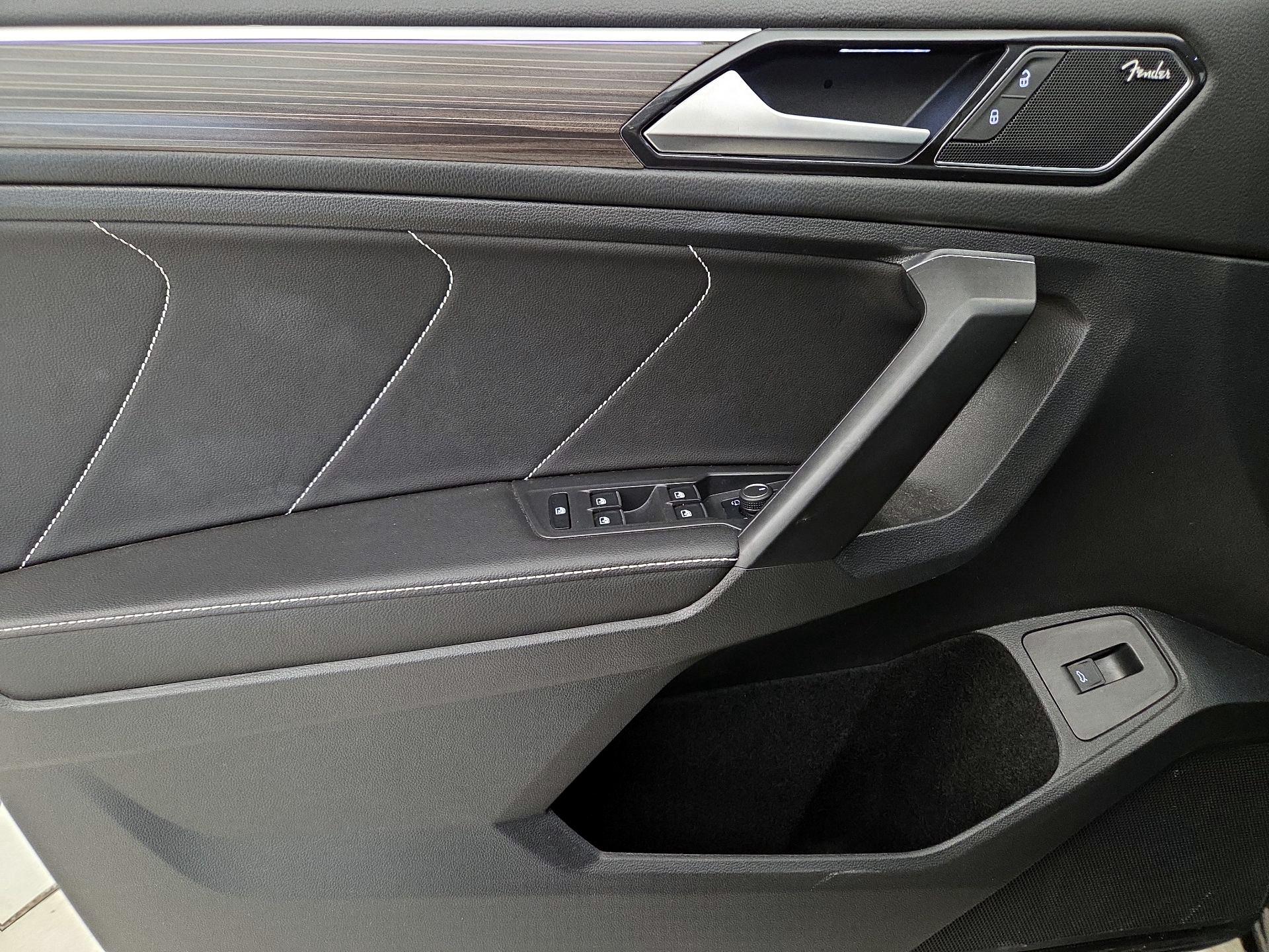 Thumbnail: 2022 Volkswagen Tiguan - 12