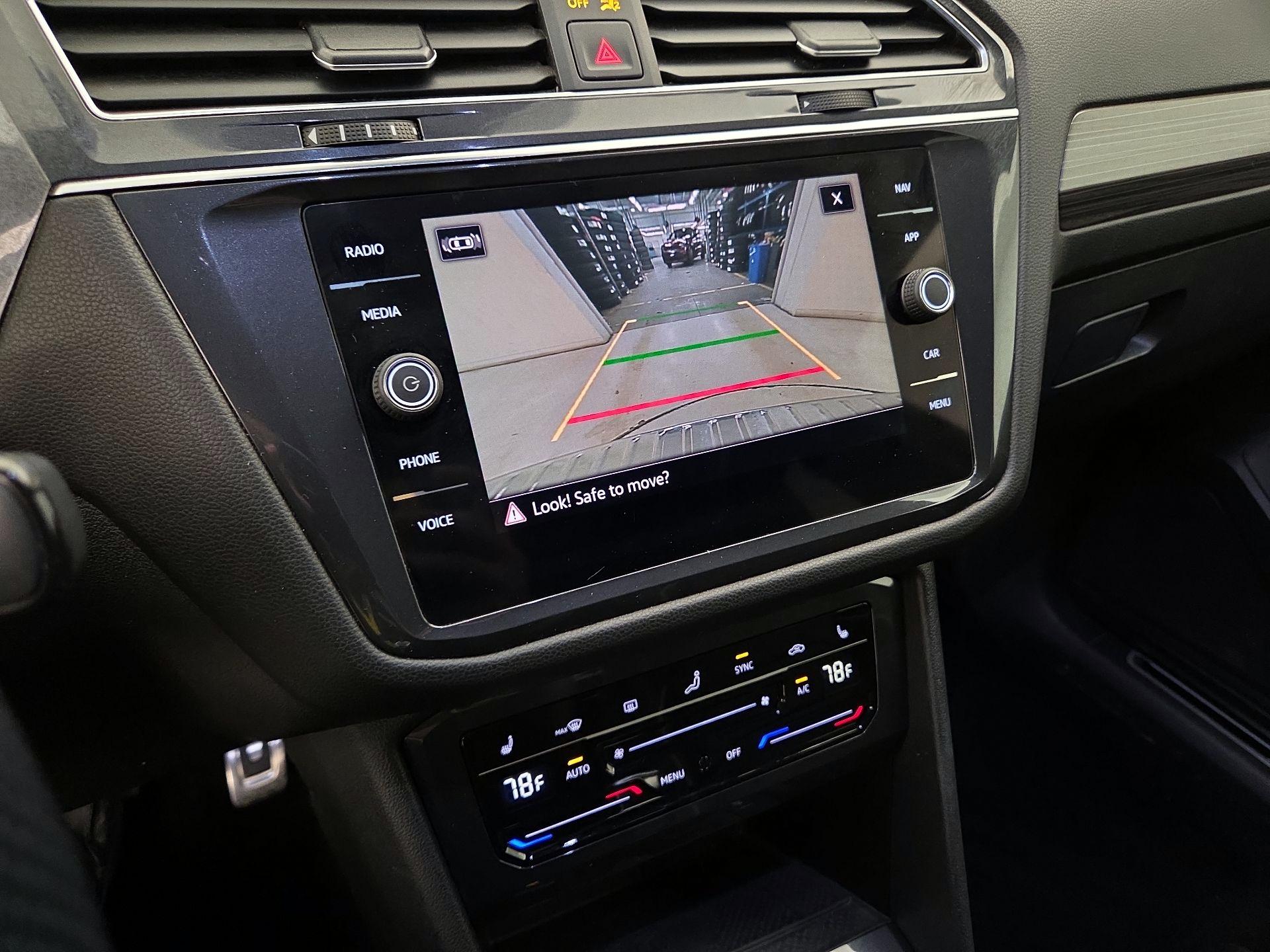 Thumbnail: 2022 Volkswagen Tiguan - 14