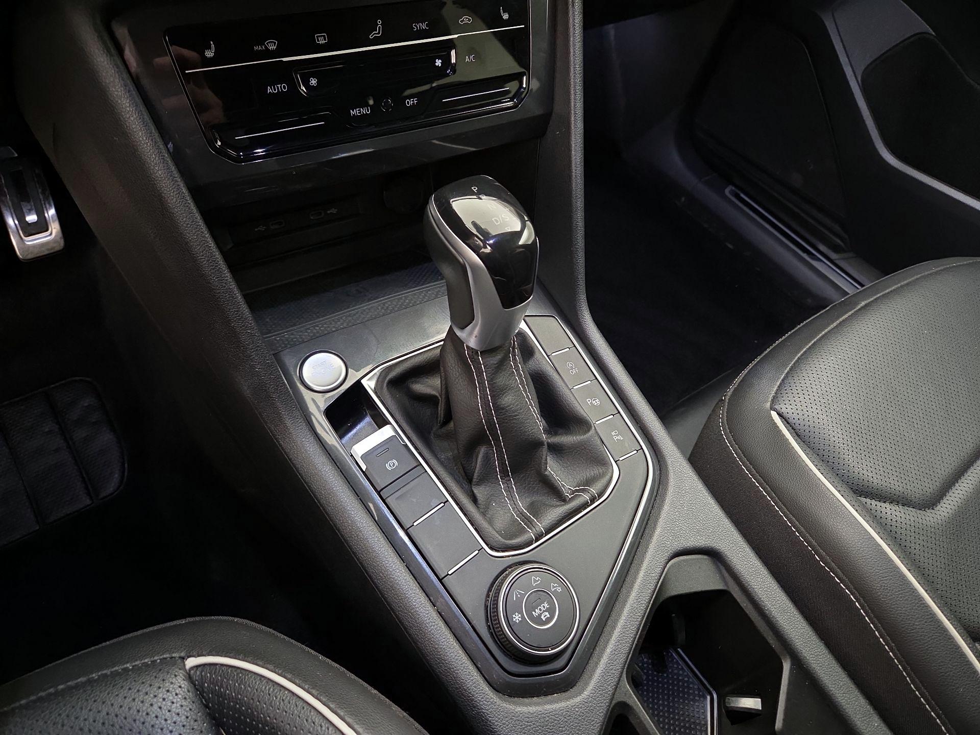 Thumbnail: 2022 Volkswagen Tiguan - 17