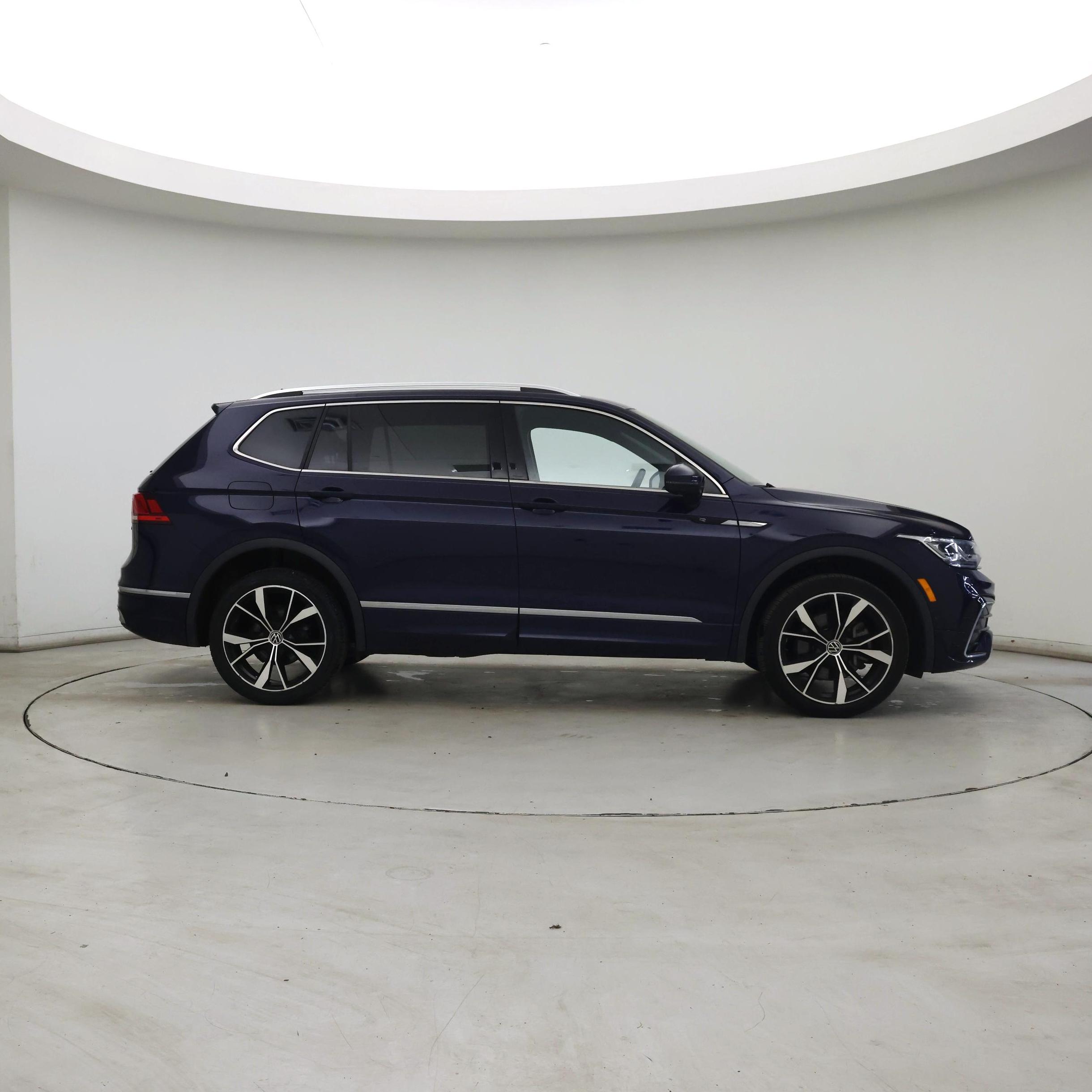 Thumbnail: 2022 Volkswagen Tiguan - 7