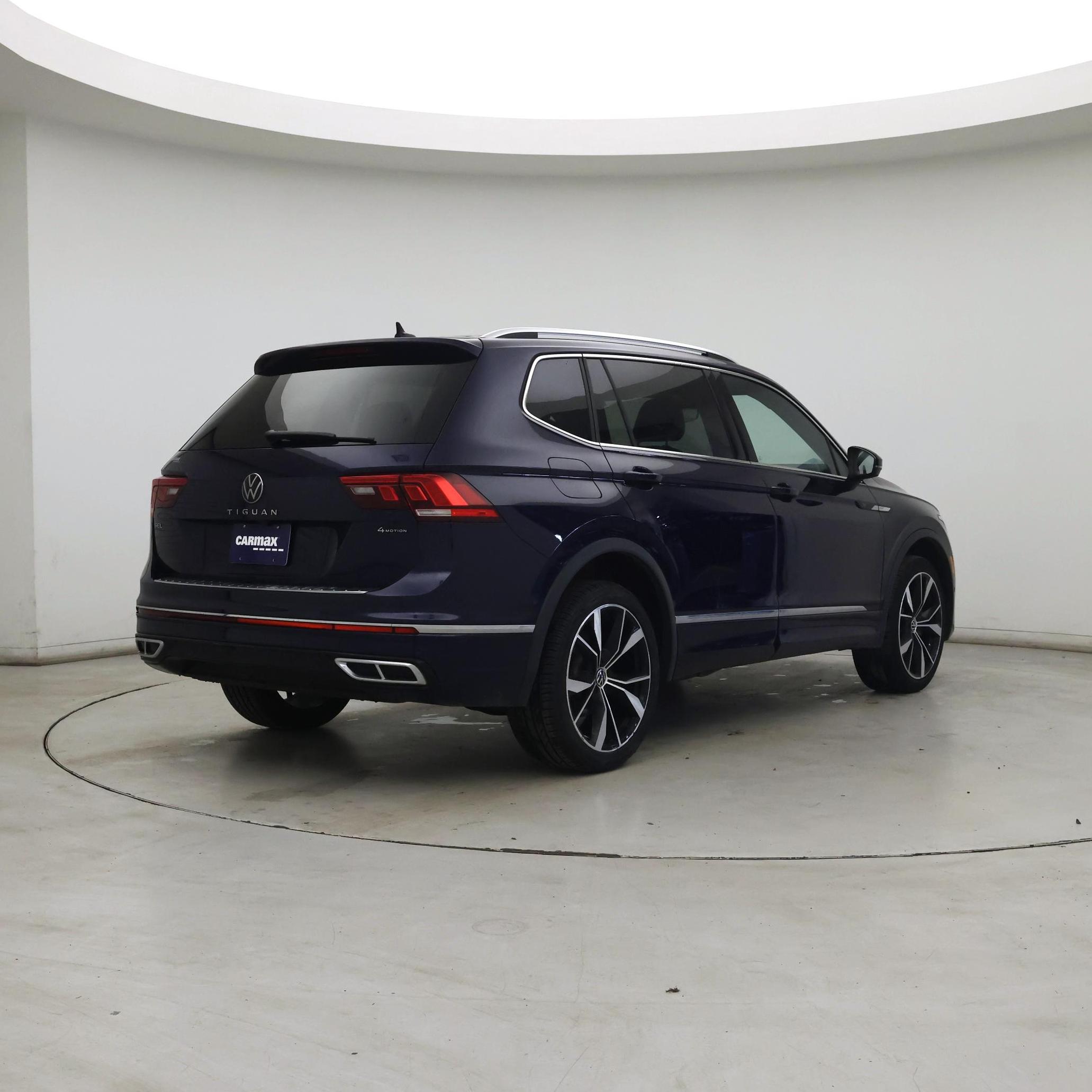 Thumbnail: 2022 Volkswagen Tiguan - 8