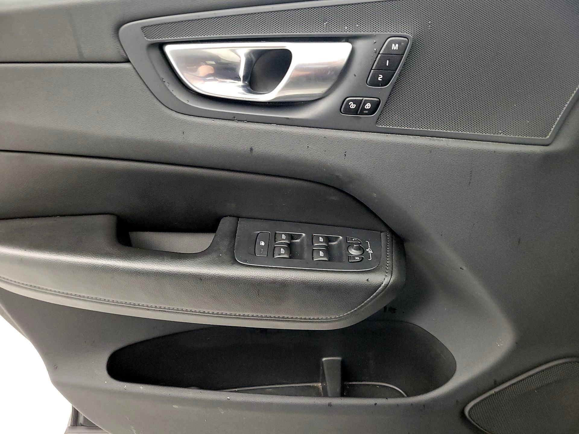 Thumbnail: 2023 Volvo XC60 - 12