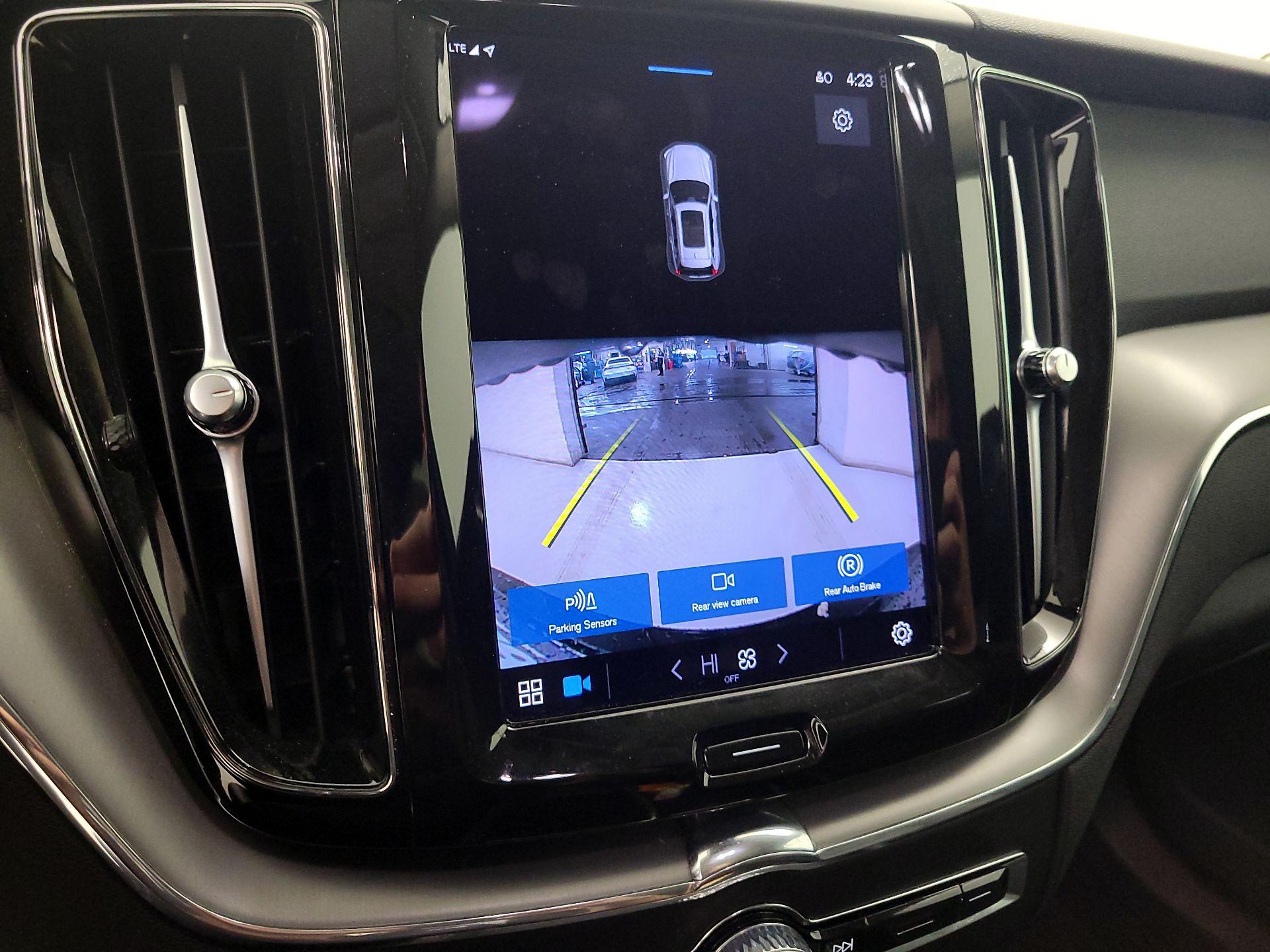 Thumbnail: 2023 Volvo XC60 - 15