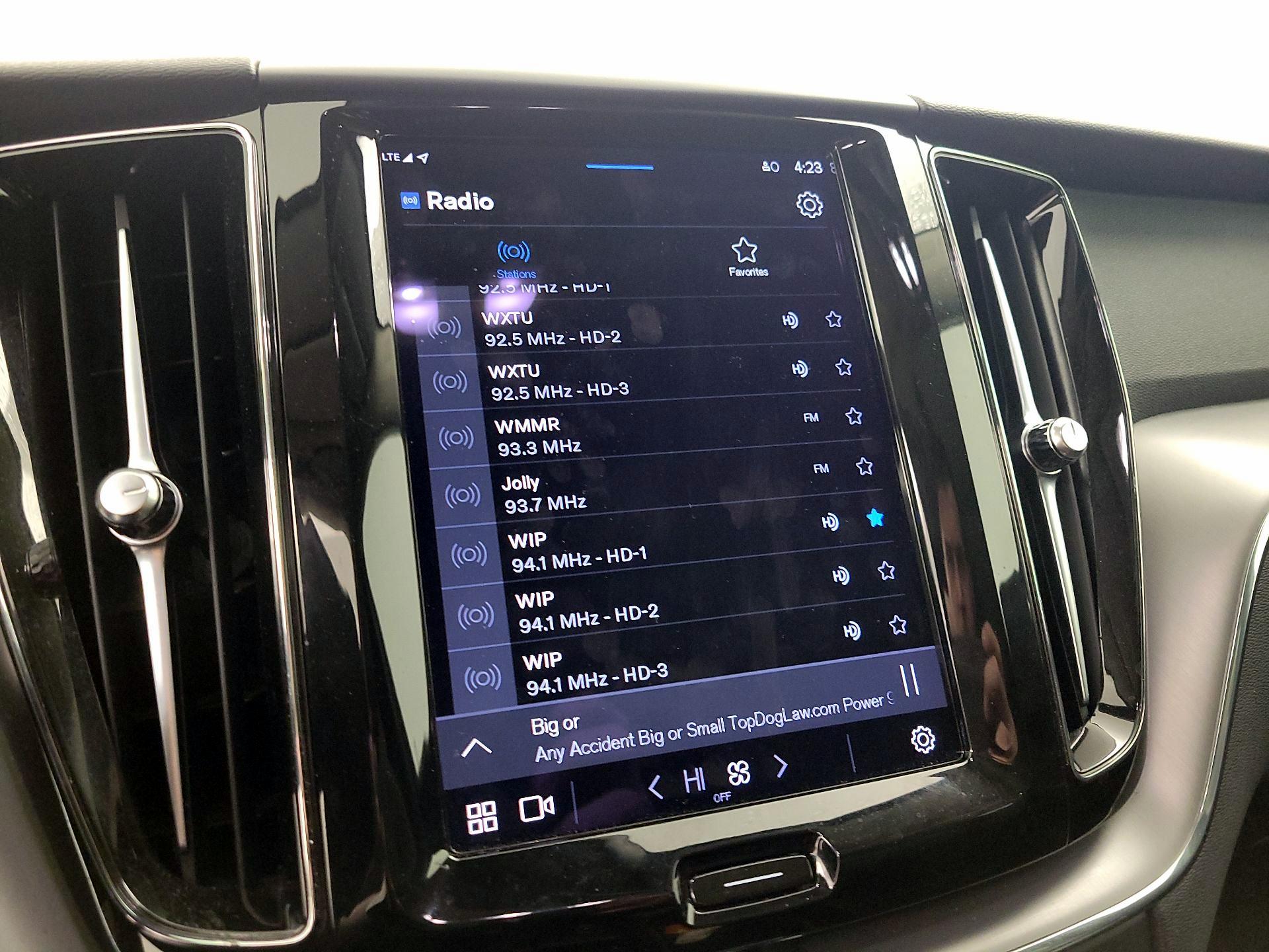 Thumbnail: 2023 Volvo XC60 - 16