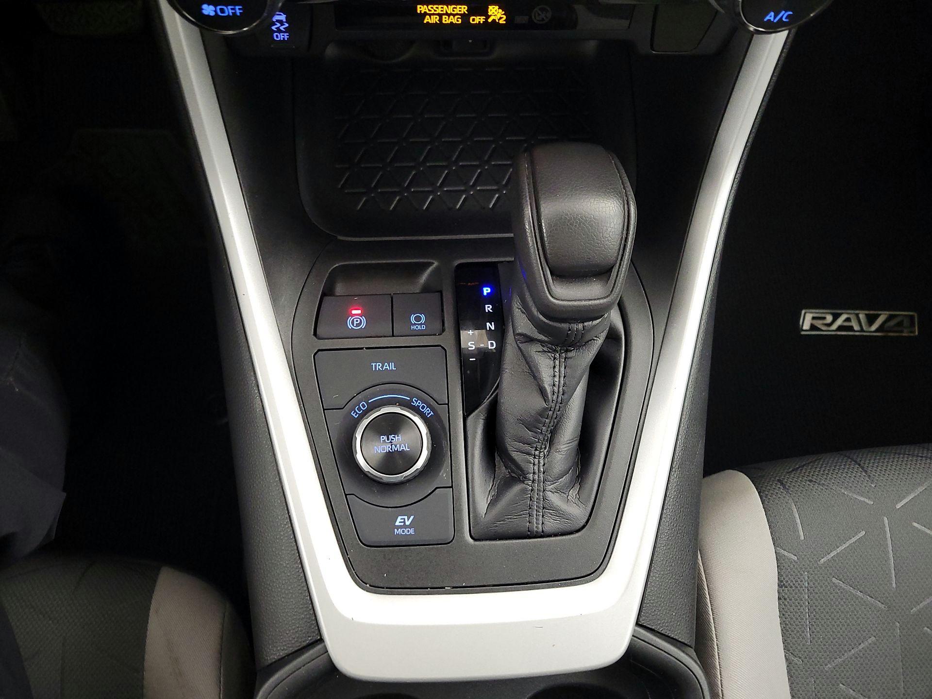 Thumbnail: 2020 Toyota RAV4 - 18