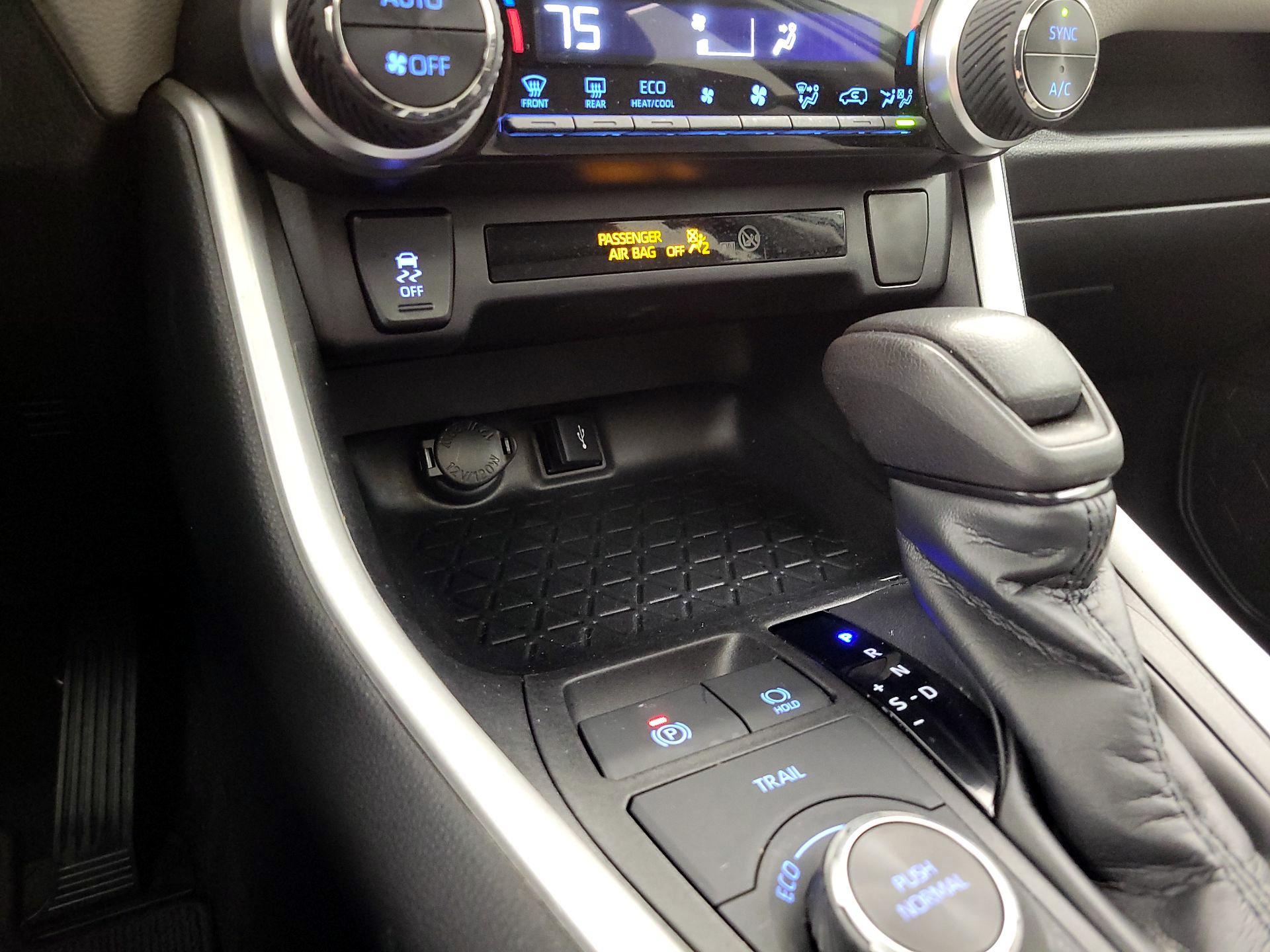 Thumbnail: 2020 Toyota RAV4 - 19