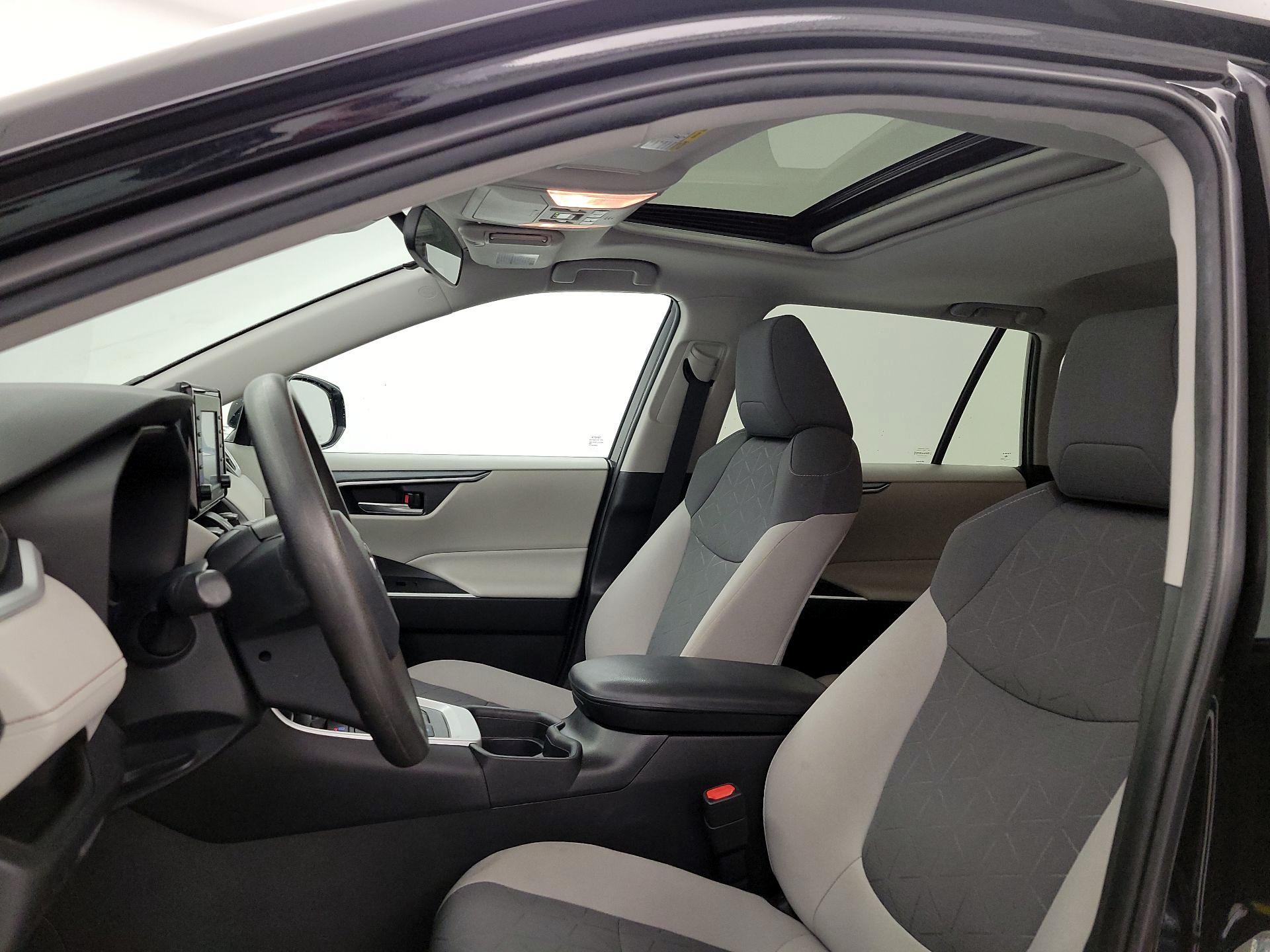 Thumbnail: 2020 Toyota RAV4 - 20