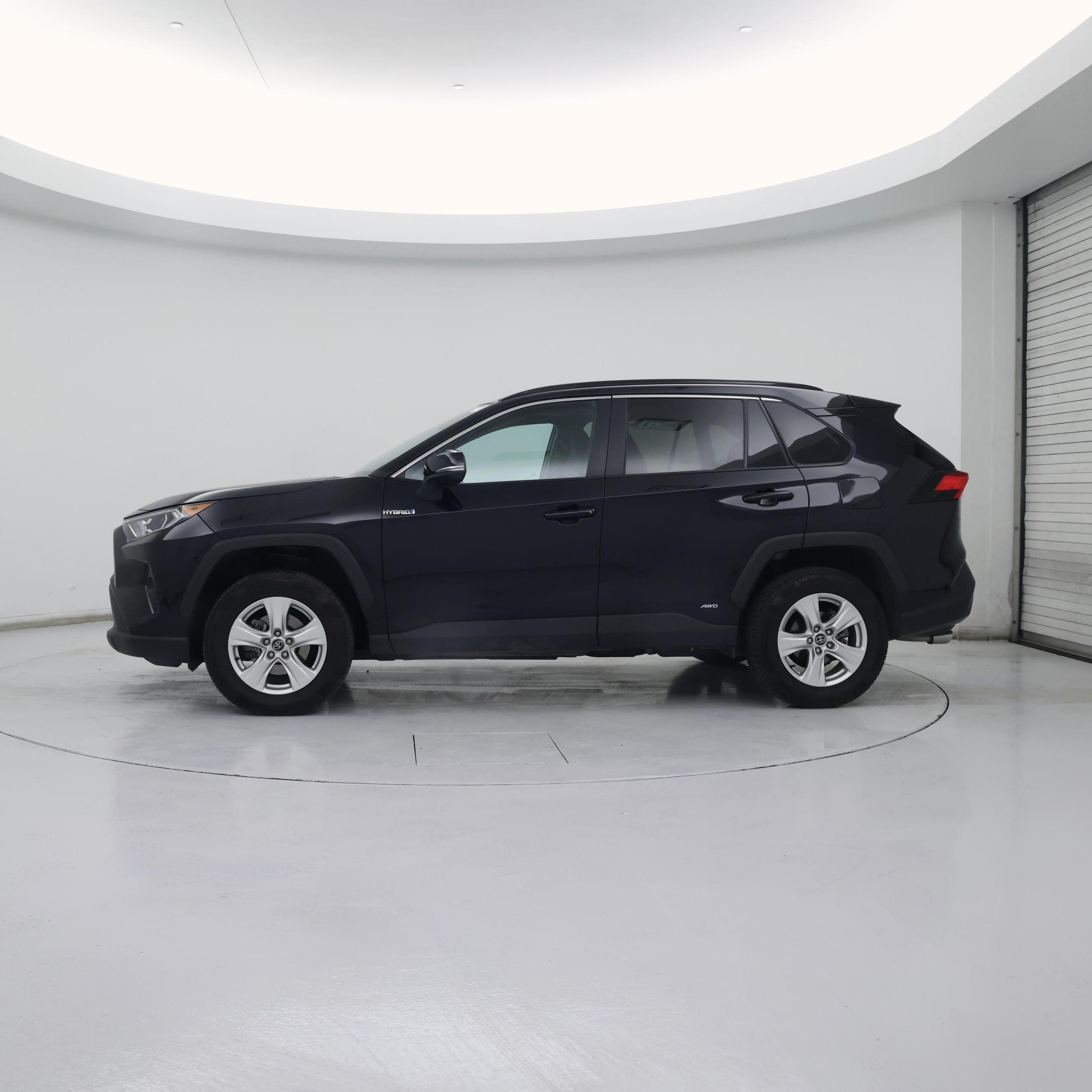 Thumbnail: 2020 Toyota RAV4 - 3