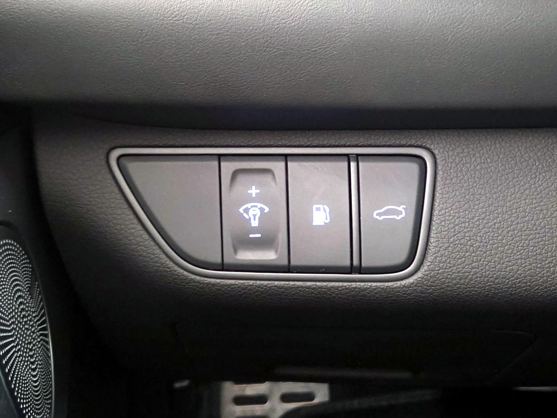 Thumbnail: 2024 Genesis G70 - 13