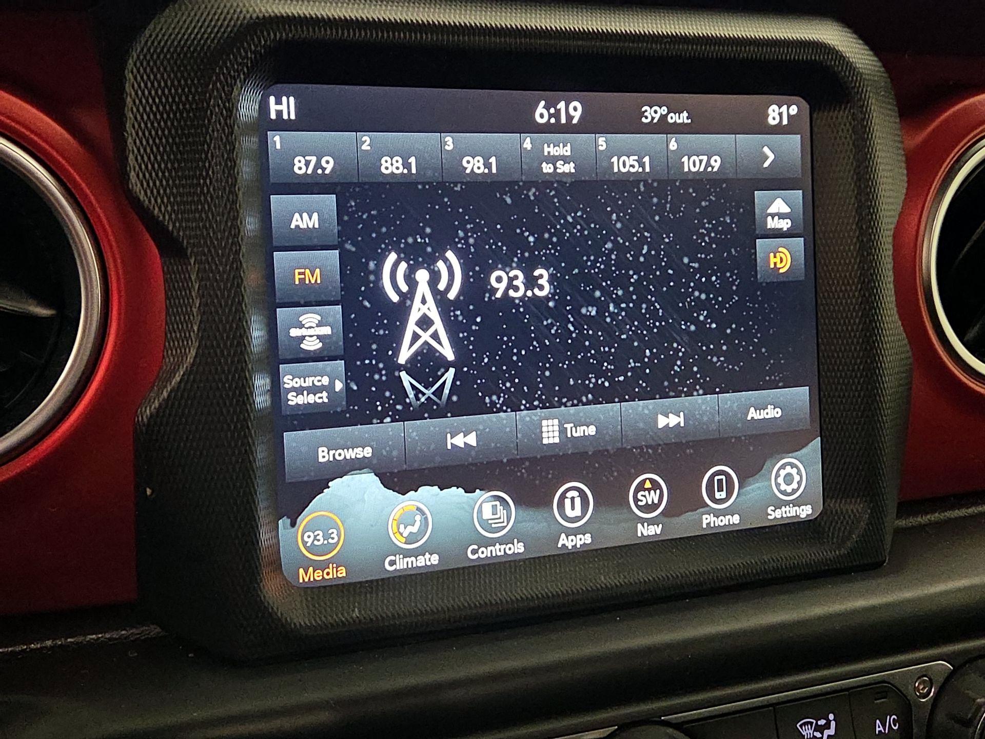 Thumbnail: 2022 Jeep Wrangler - 16