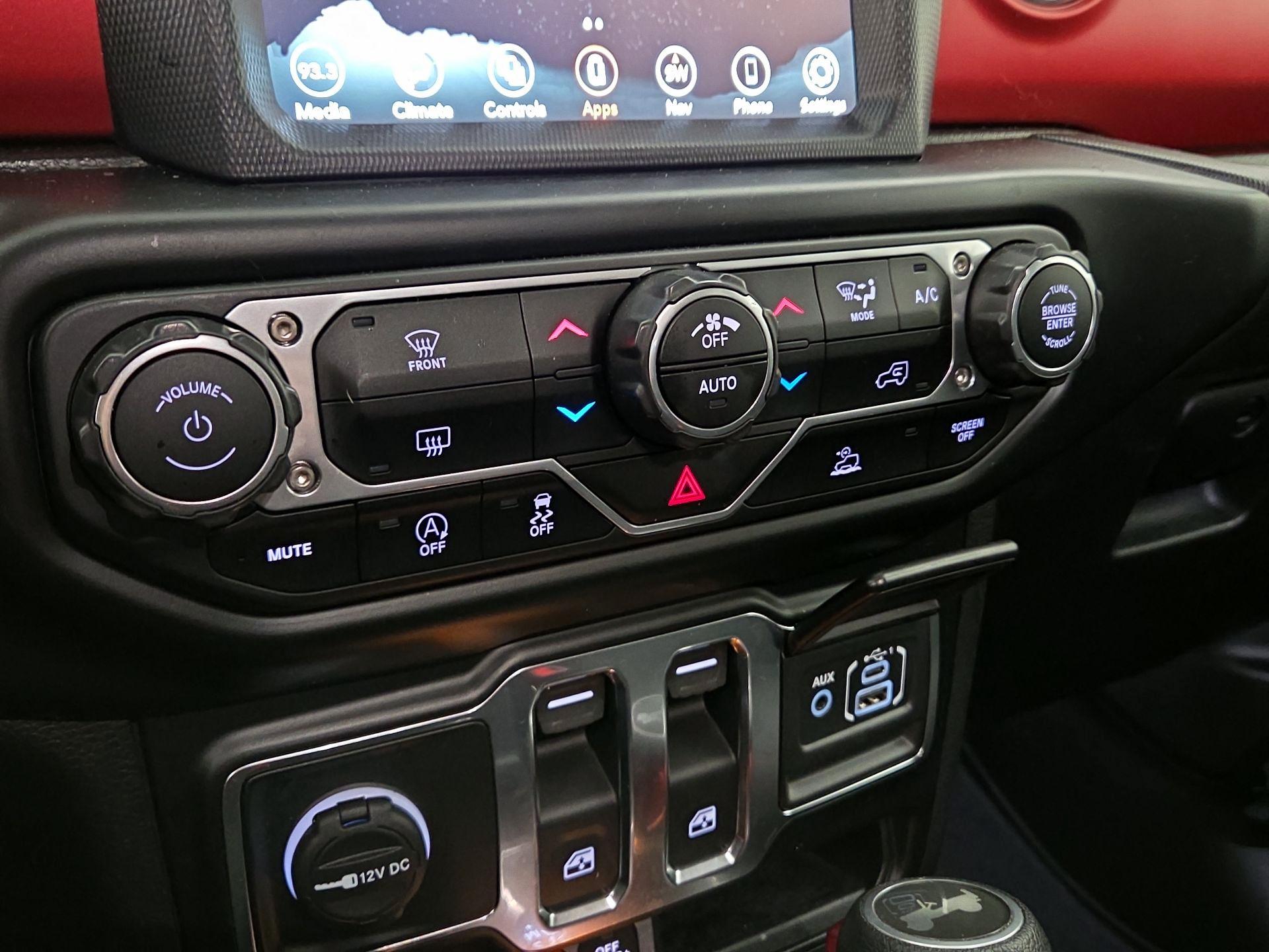 Thumbnail: 2022 Jeep Wrangler - 17