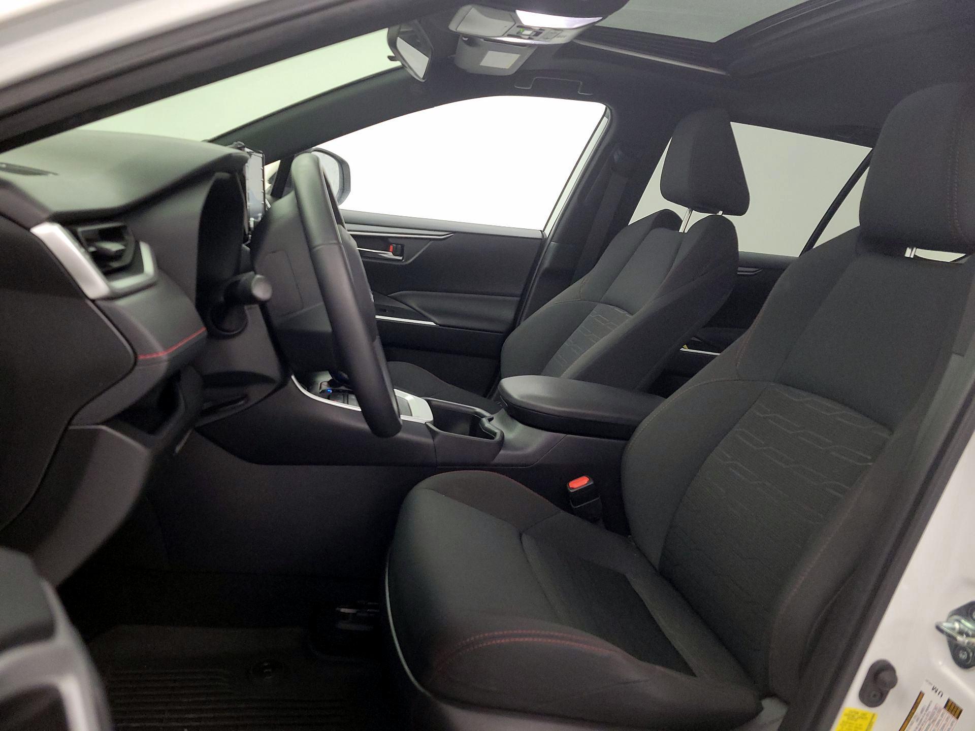 Thumbnail: 2022 Toyota RAV4 - 11