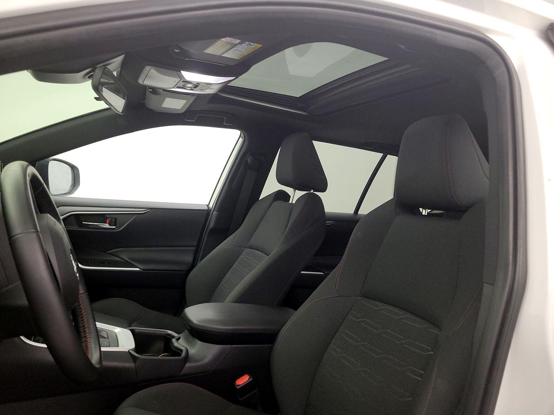 Thumbnail: 2022 Toyota RAV4 - 20