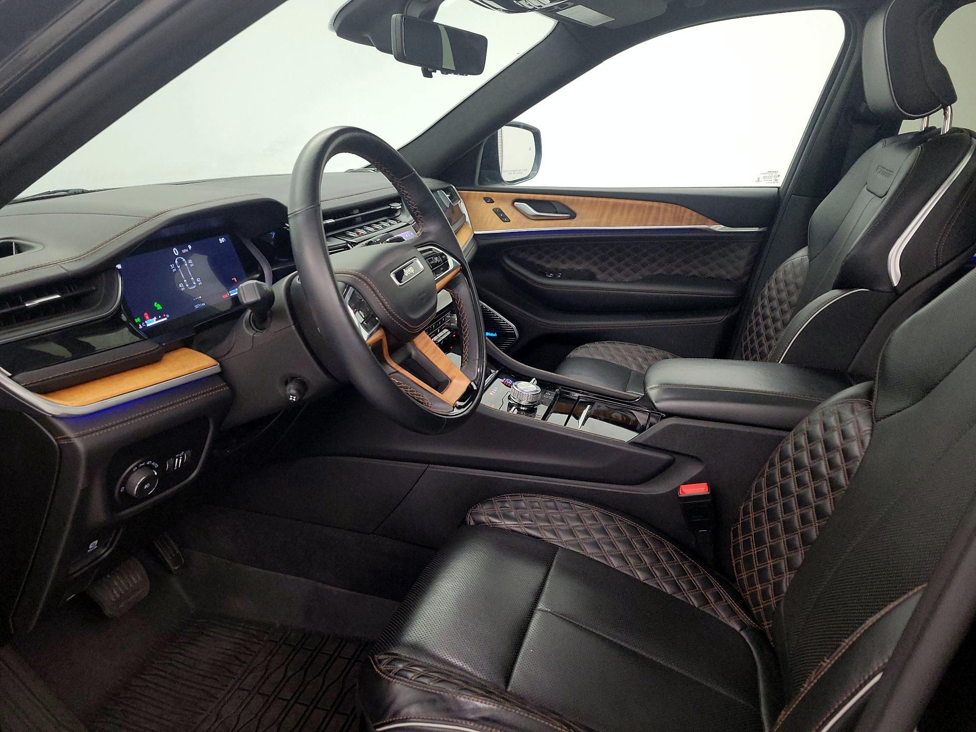 Thumbnail: 2022 Jeep Grand Cherokee - 11