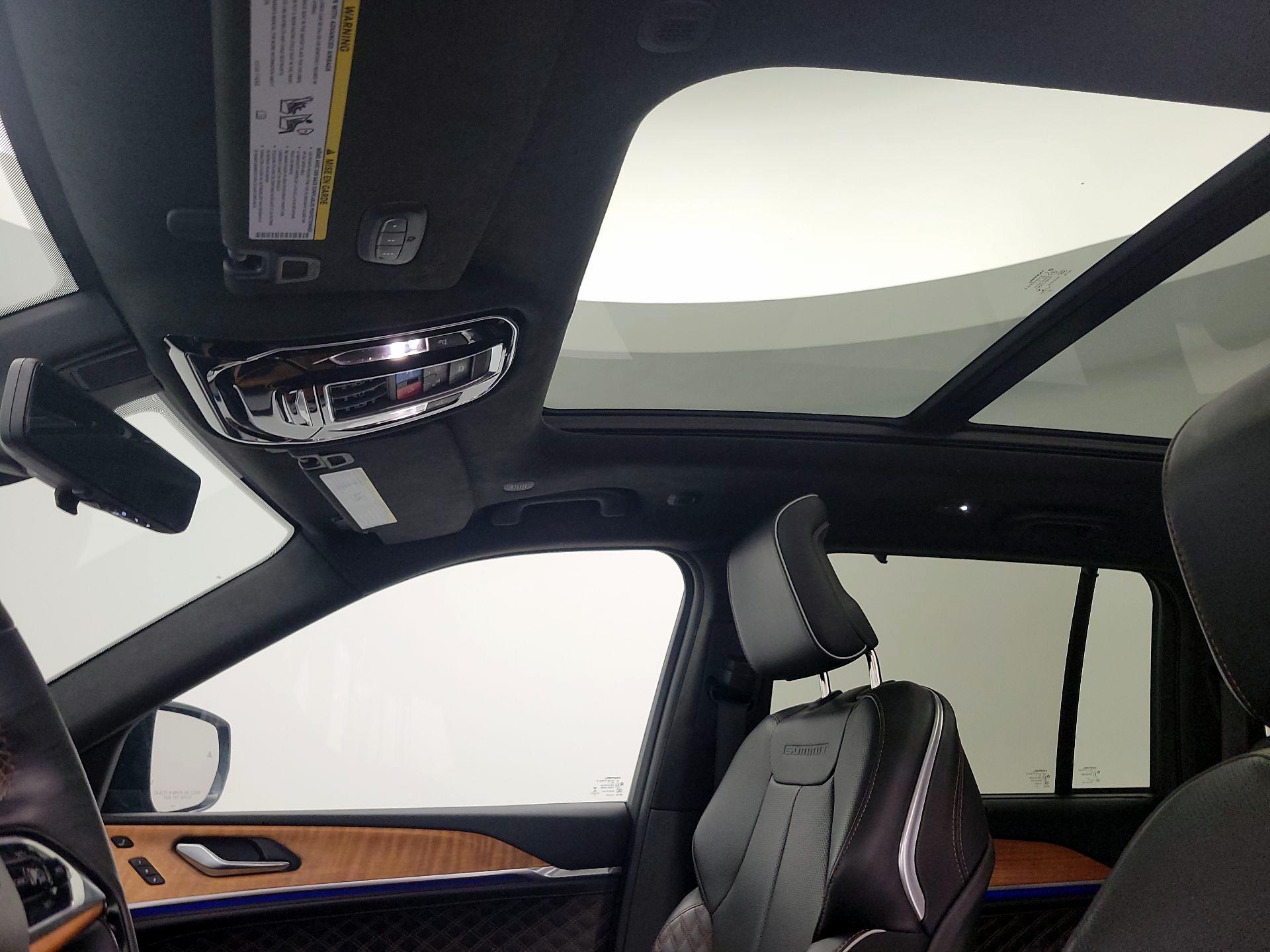 Thumbnail: 2022 Jeep Grand Cherokee - 20
