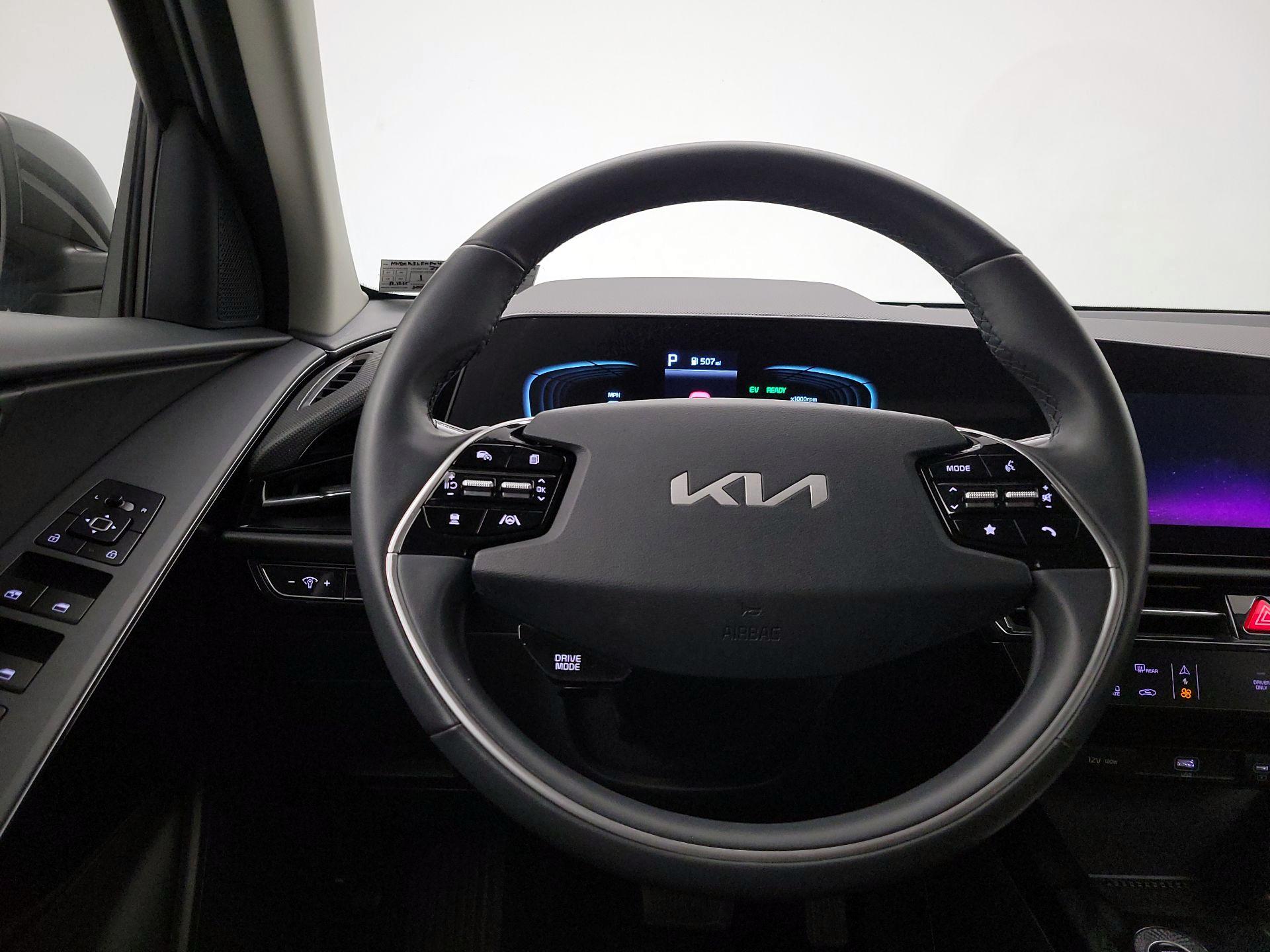 Thumbnail: 2023 Kia Niro - 10