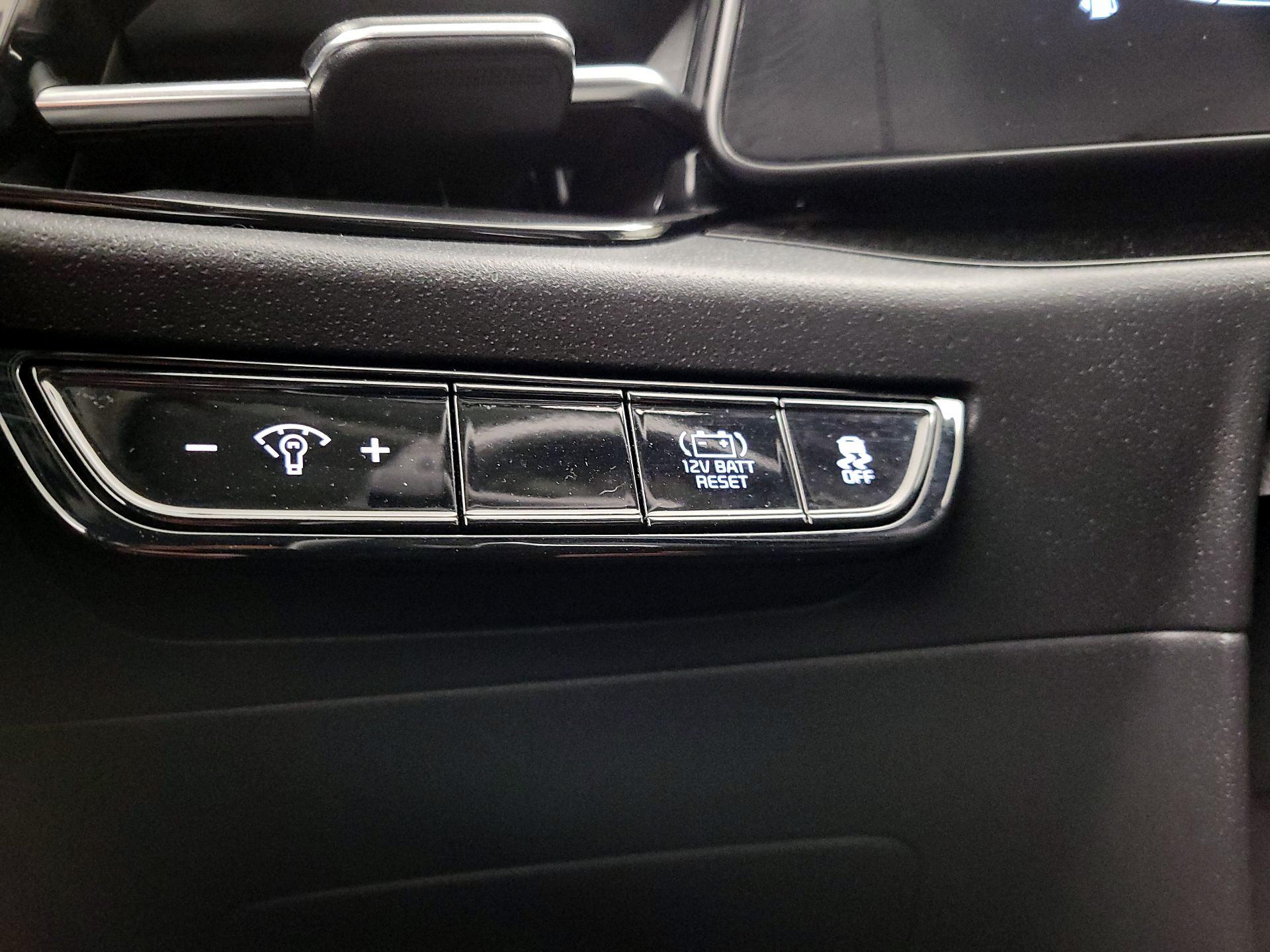 Thumbnail: 2023 Kia Niro - 13