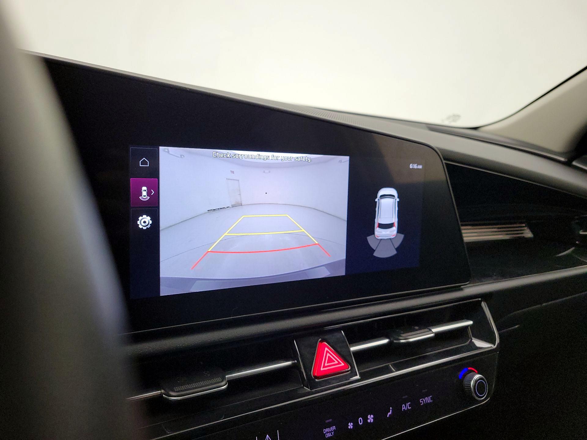 Thumbnail: 2023 Kia Niro - 15