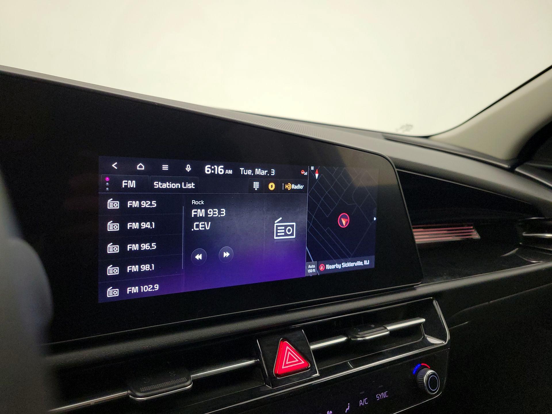 Thumbnail: 2023 Kia Niro - 16