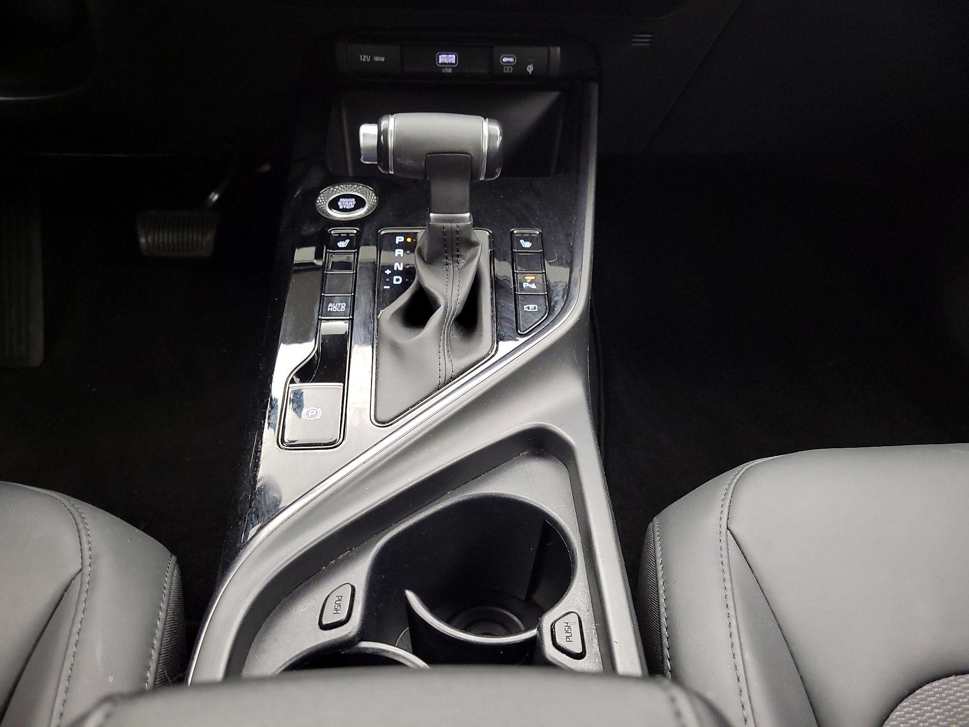 Thumbnail: 2023 Kia Niro - 18