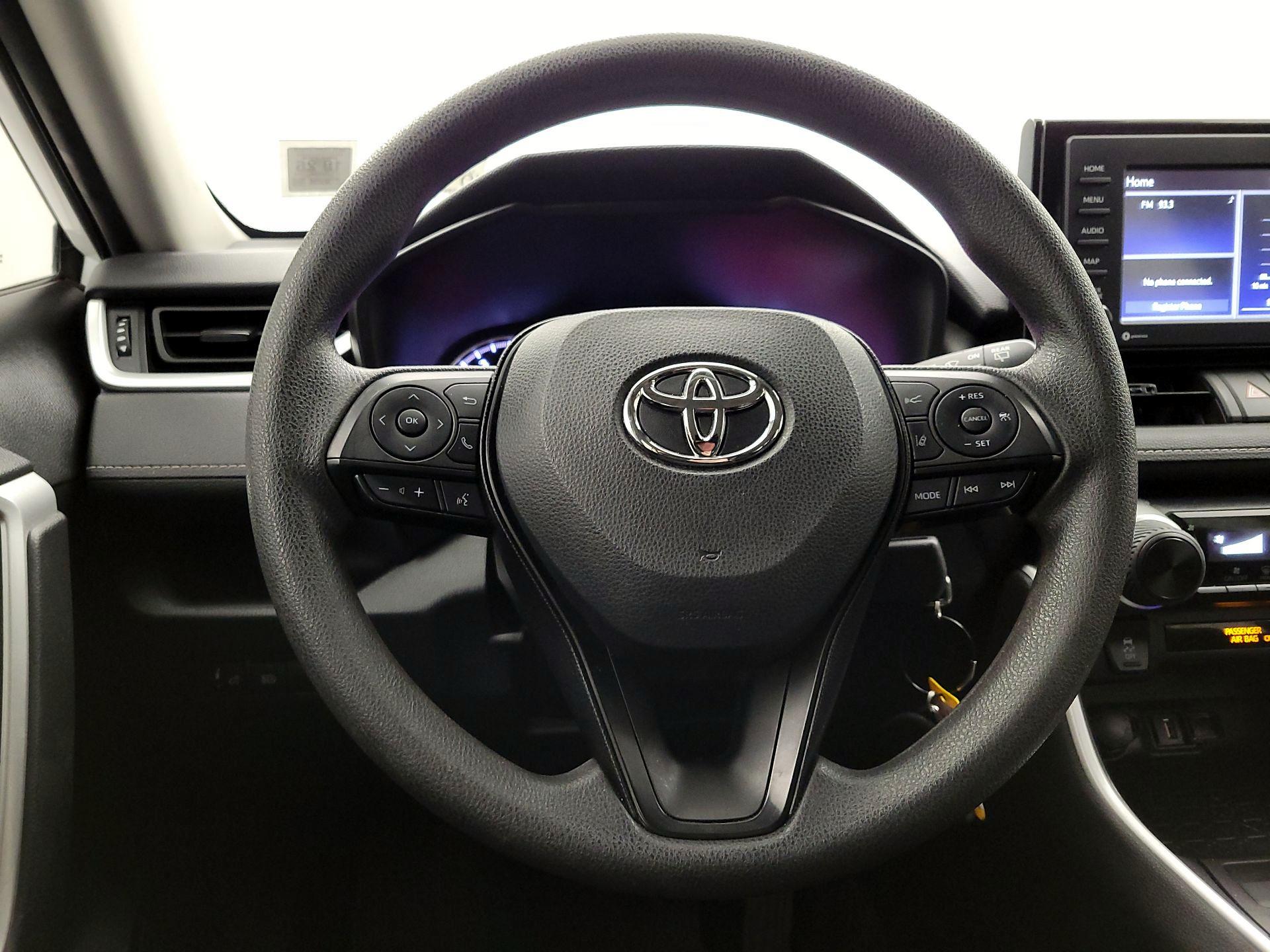 Thumbnail: 2022 Toyota RAV4 - 10