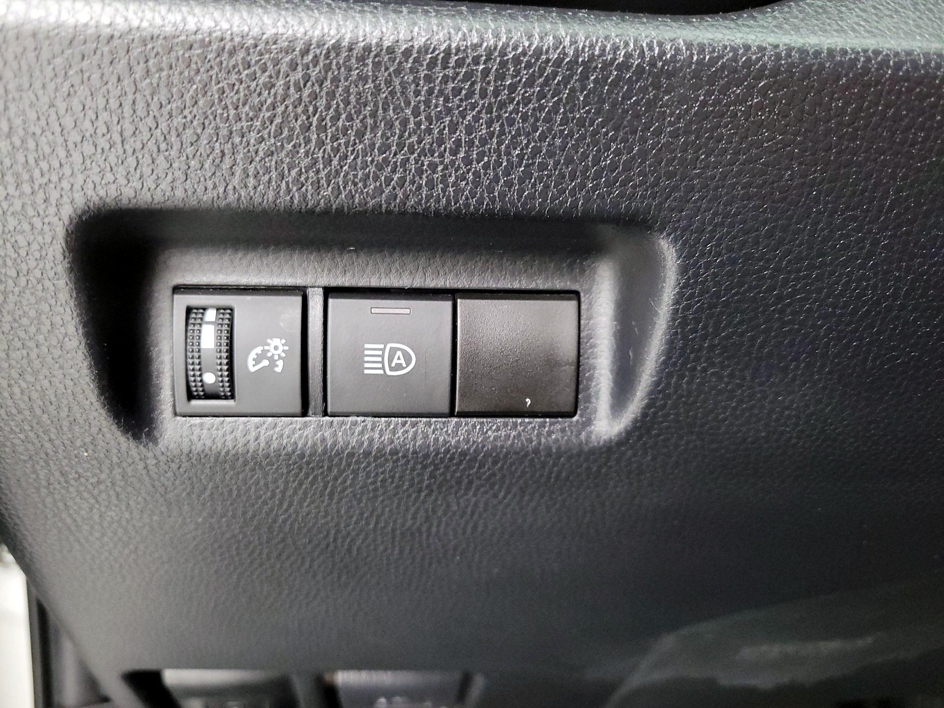 Thumbnail: 2022 Toyota RAV4 - 13