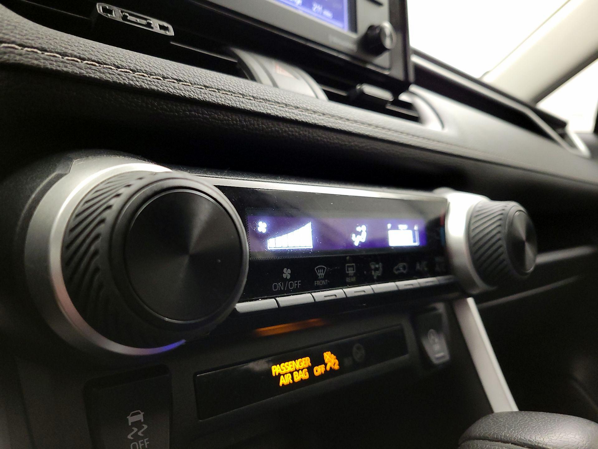 Thumbnail: 2022 Toyota RAV4 - 16