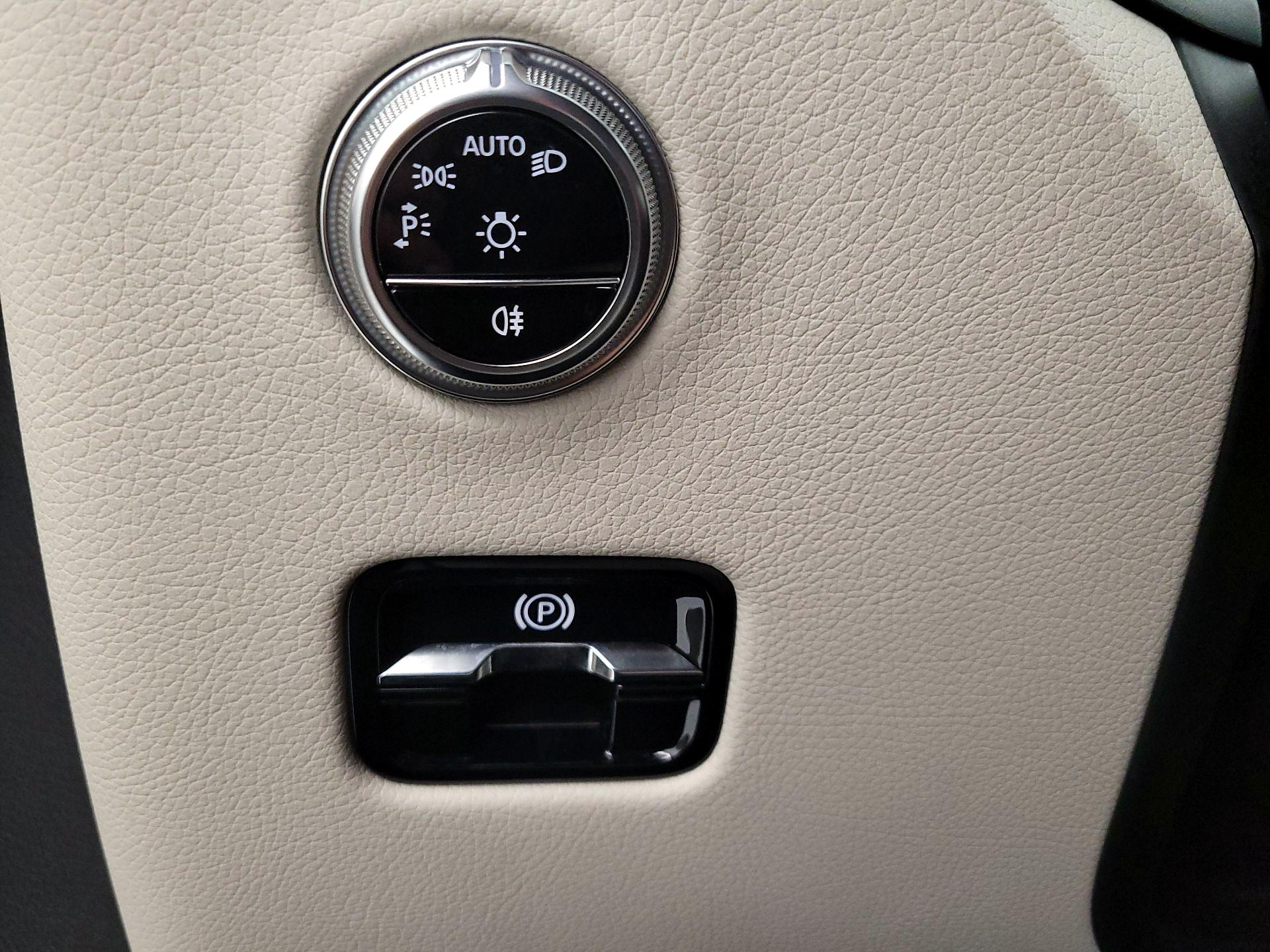 Thumbnail: 2024 Mercedes-Benz GLC - 13