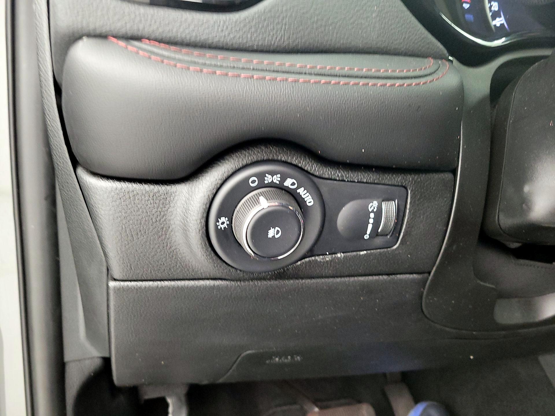 Thumbnail: 2022 Dodge Durango - 13