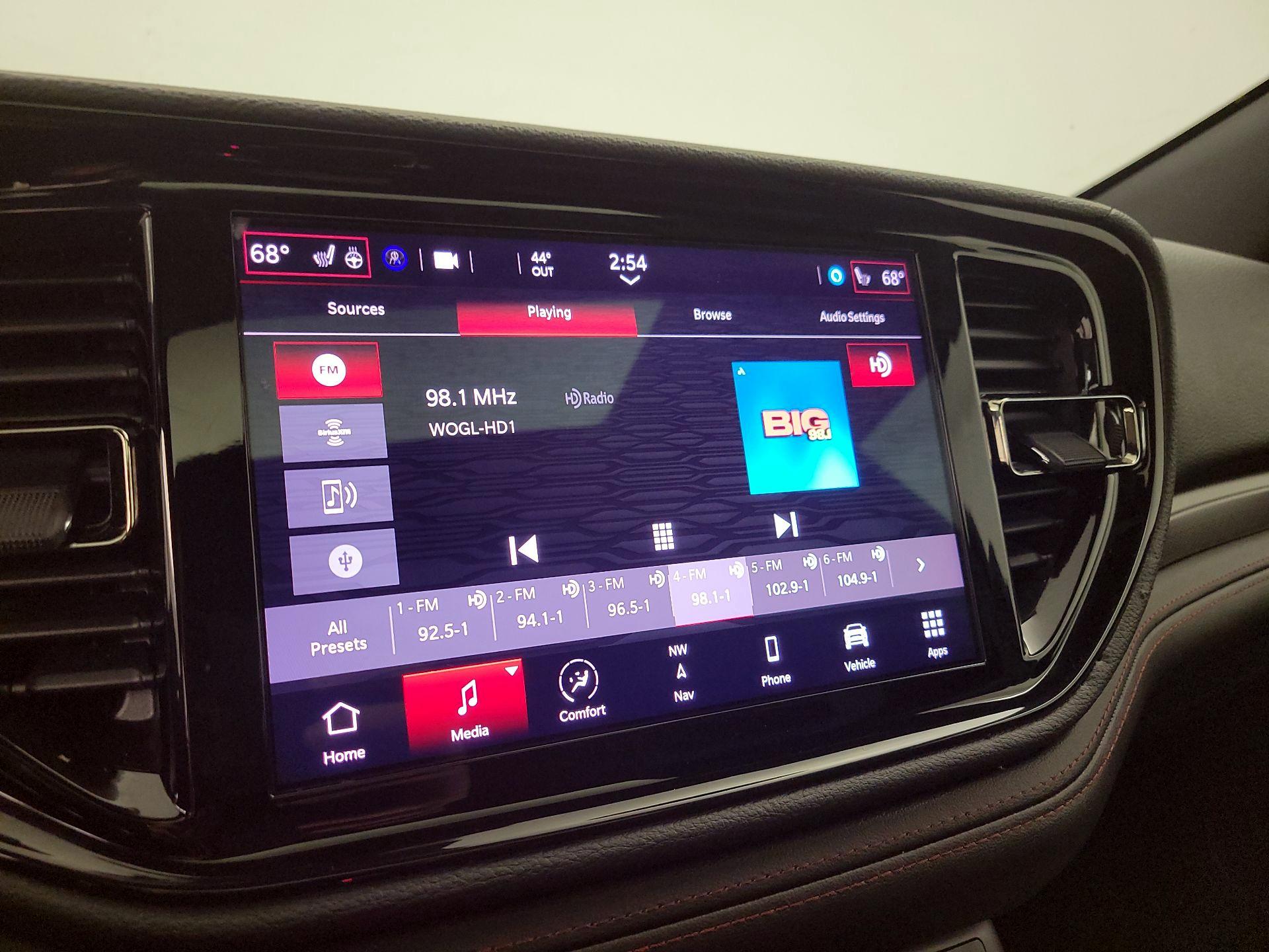 Thumbnail: 2022 Dodge Durango - 16