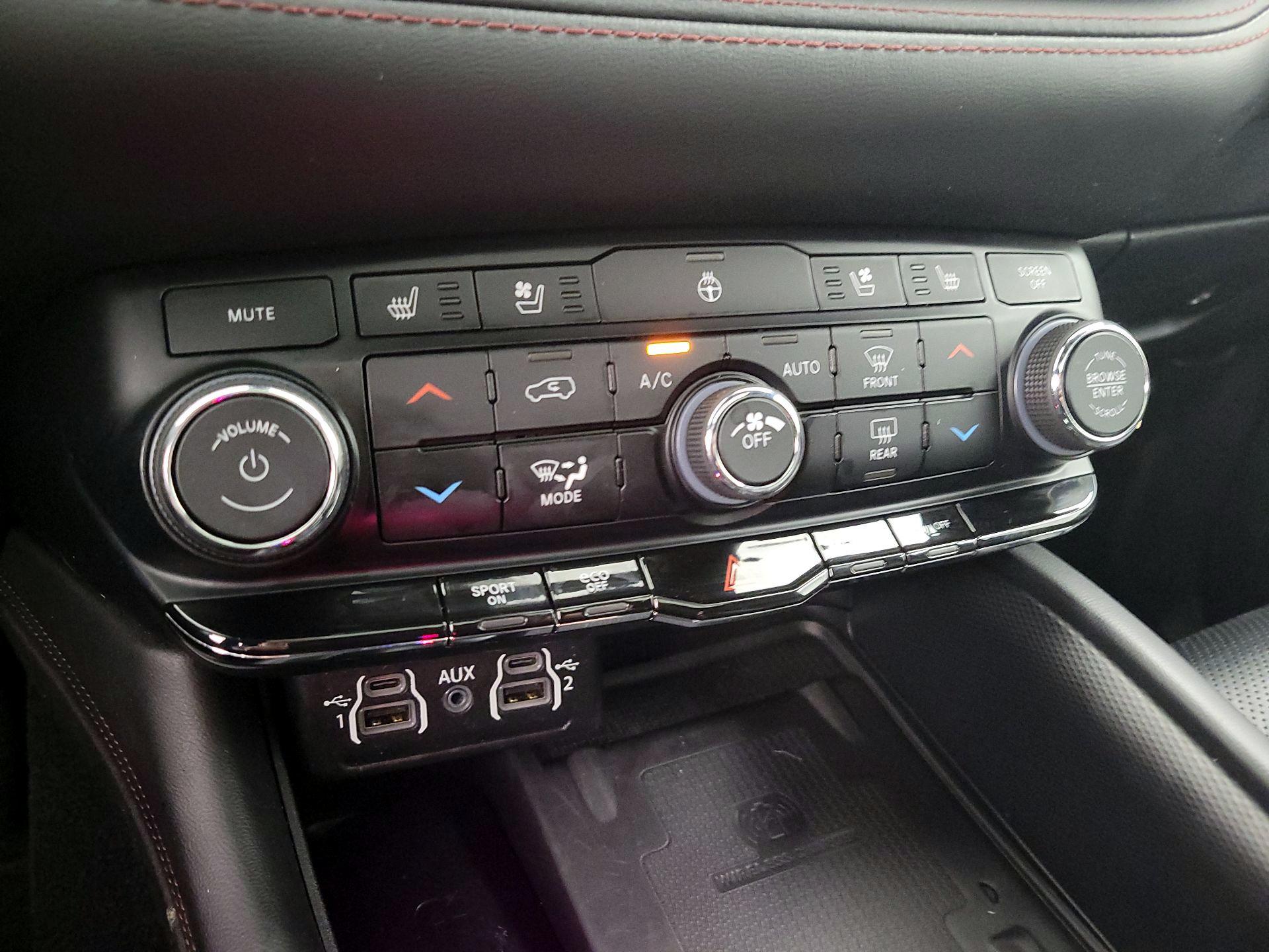 Thumbnail: 2022 Dodge Durango - 17