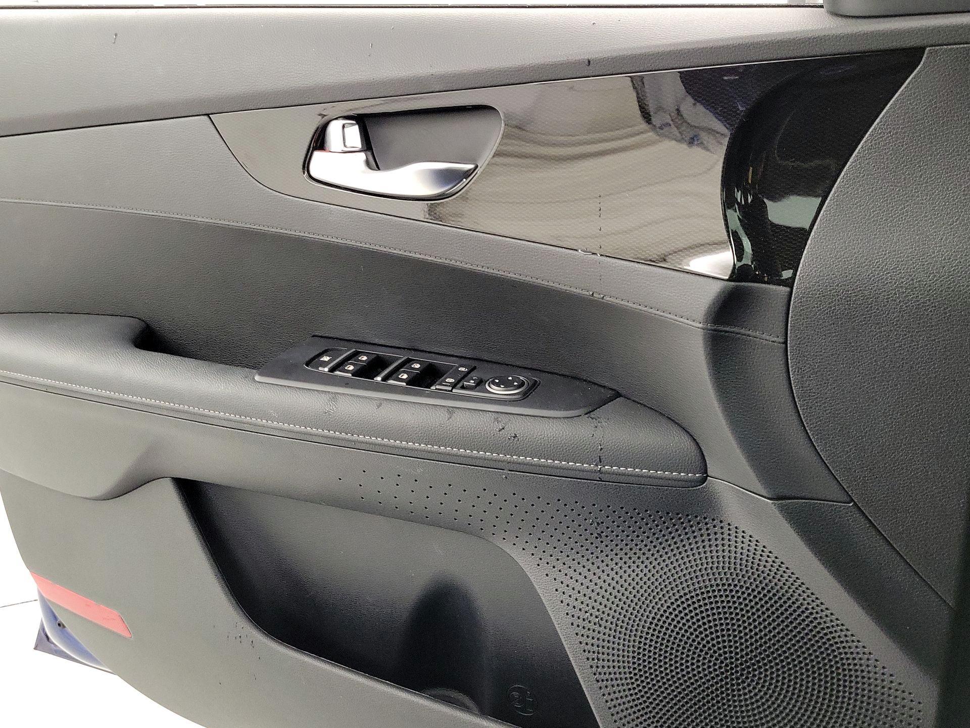 Thumbnail: 2024 Kia Forte - 12