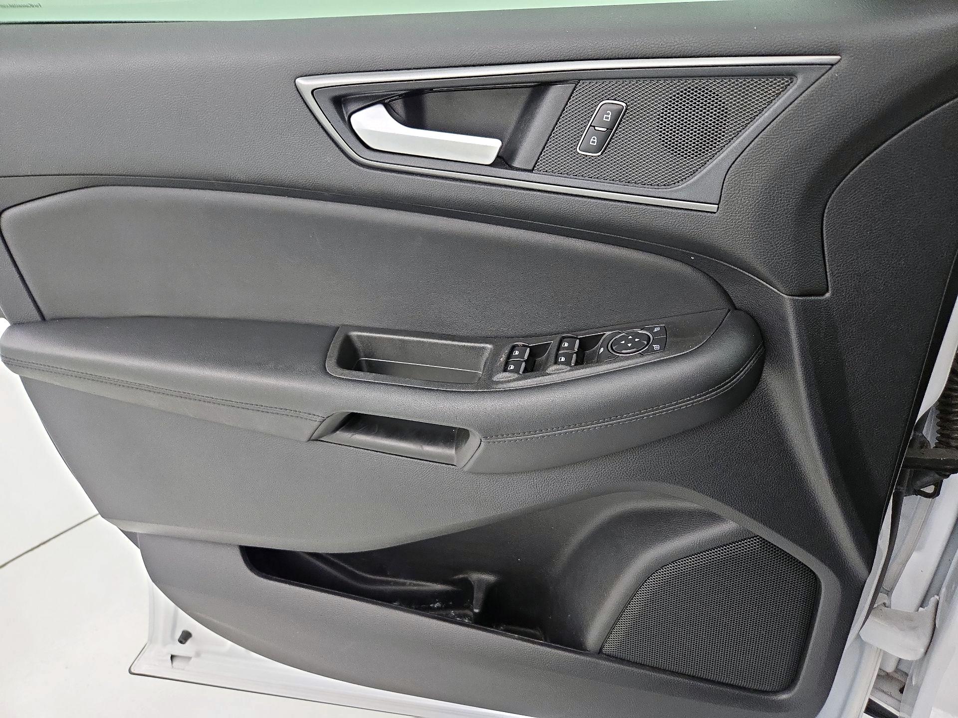 Thumbnail: 2021 Ford Edge - 12