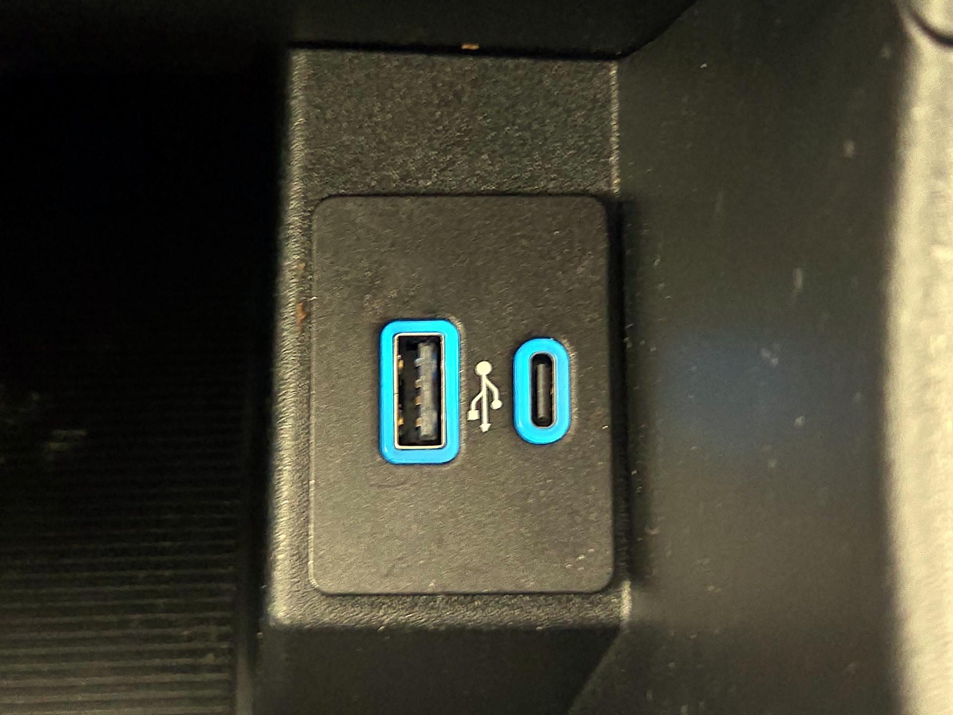 Thumbnail: 2021 Ford Edge - 18