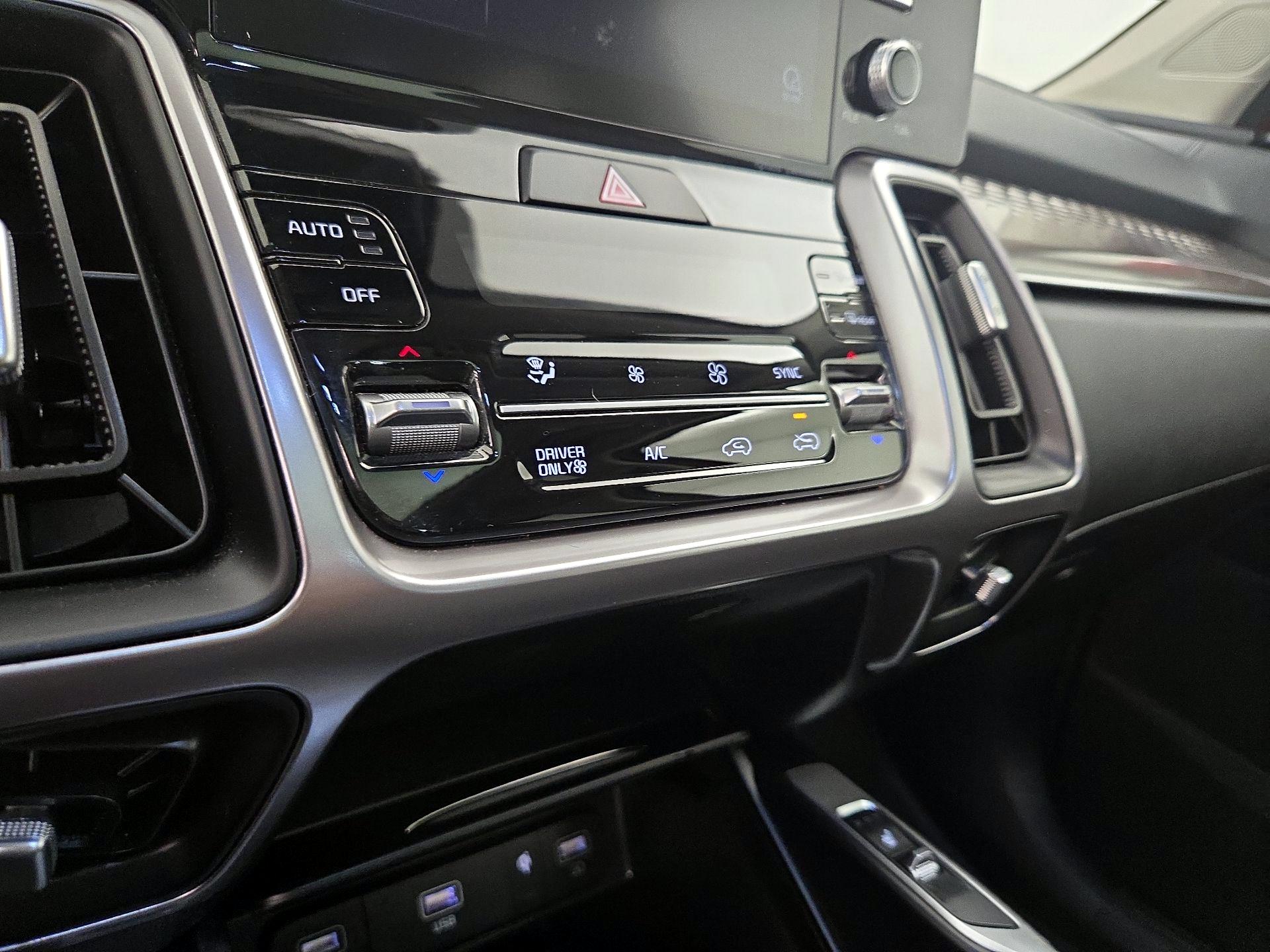 Thumbnail: 2021 Kia Sorento - 16