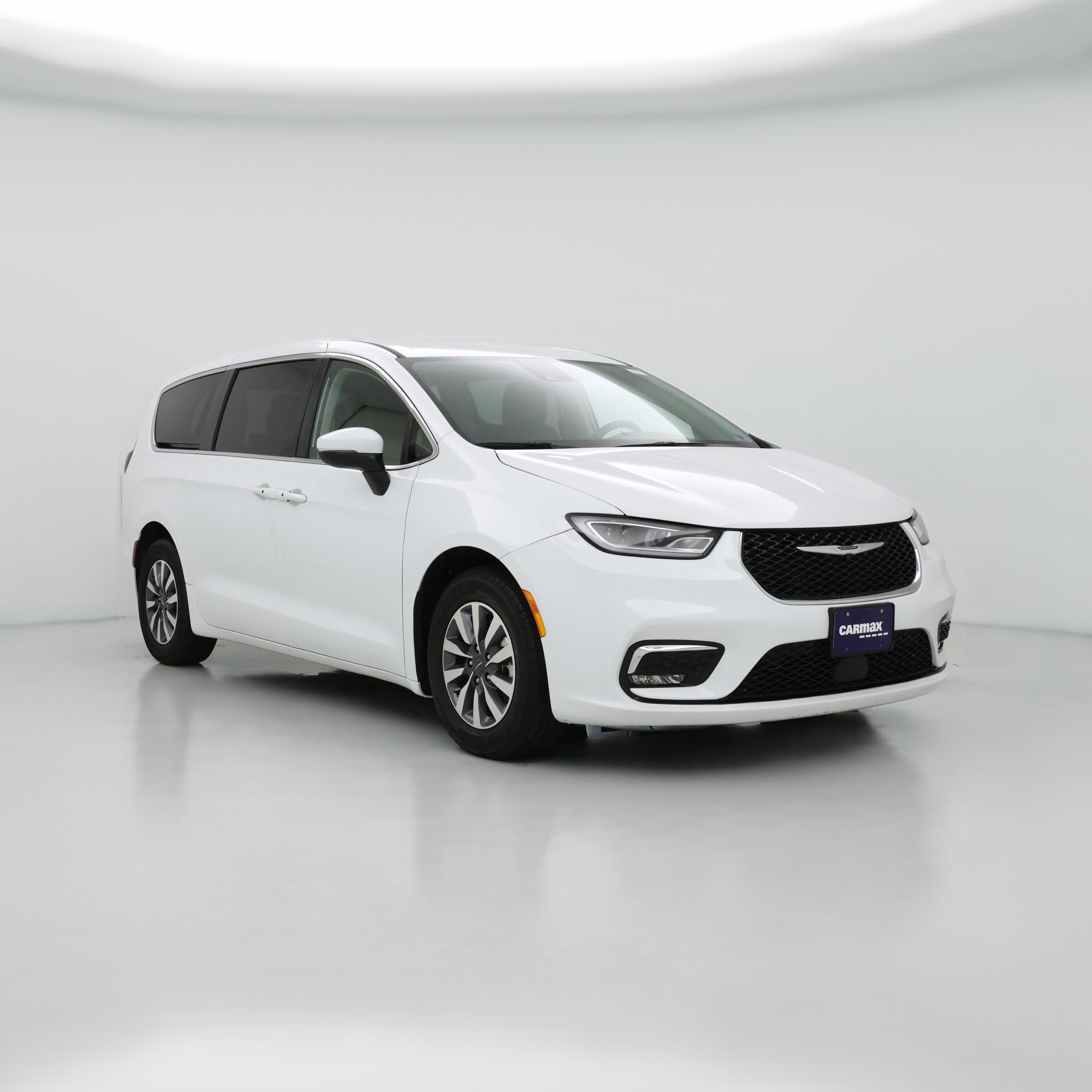 Thumbnail: 2023 Chrysler Pacifica - 1