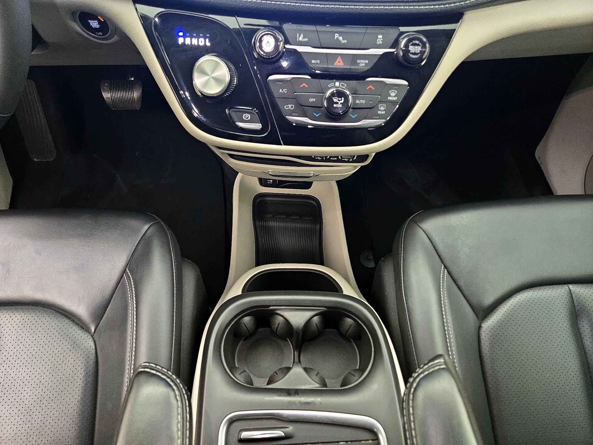 Thumbnail: 2023 Chrysler Pacifica - 17